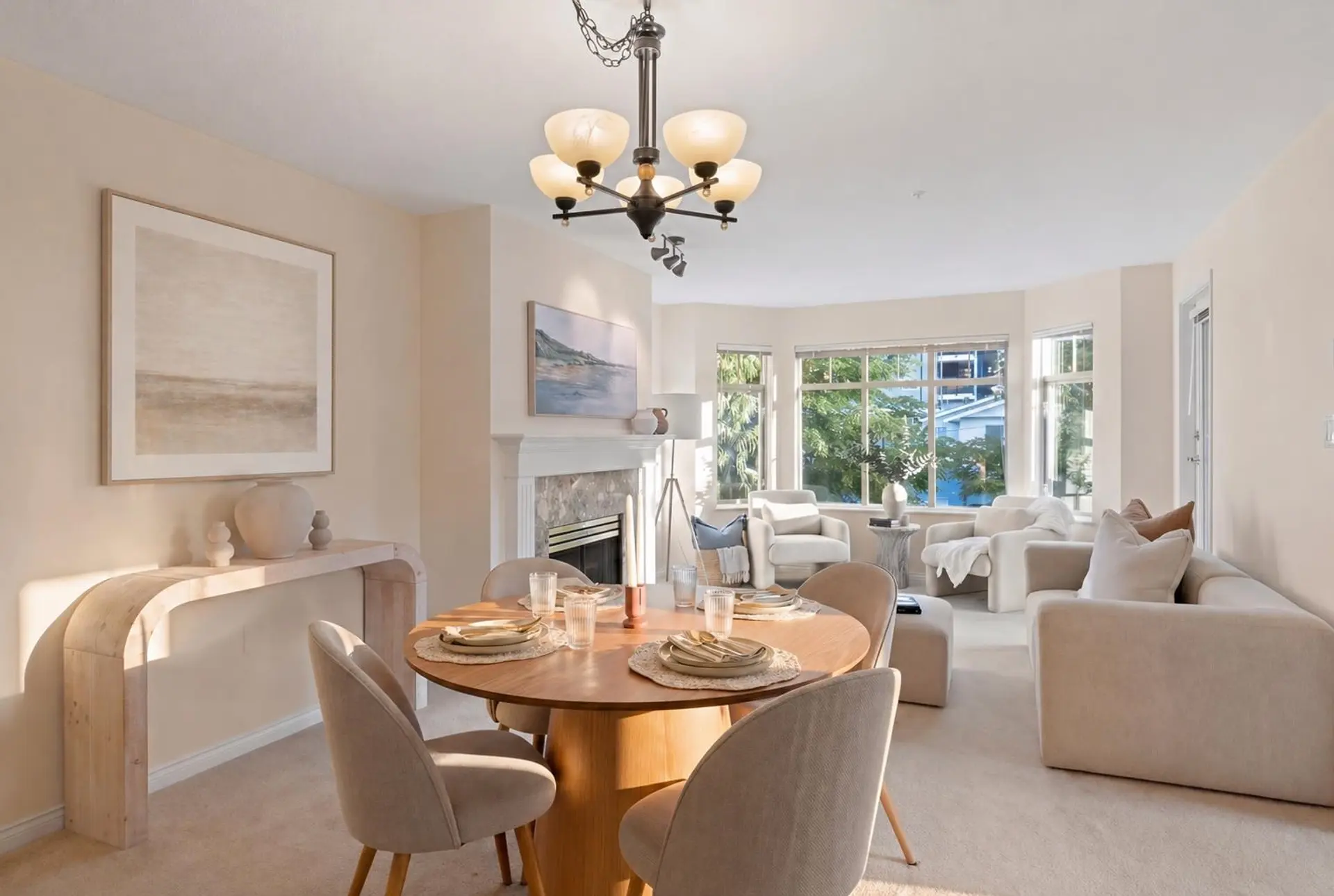 Property at #405 2059 Chesterfield Avenue, North Vancouver, BC