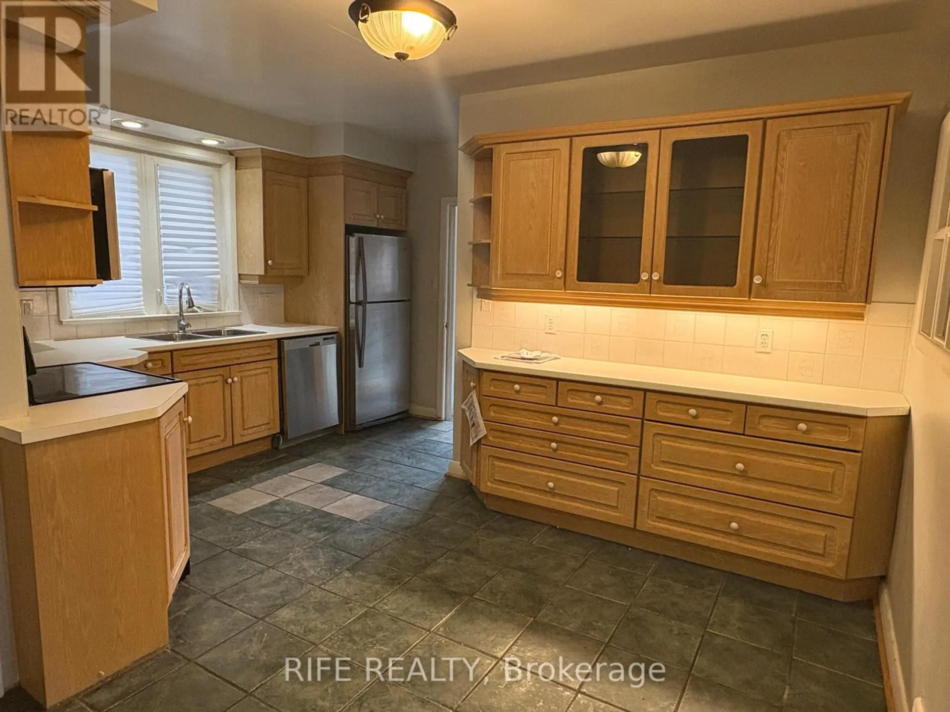 67 MUNRO BOULEVARD - Image 2