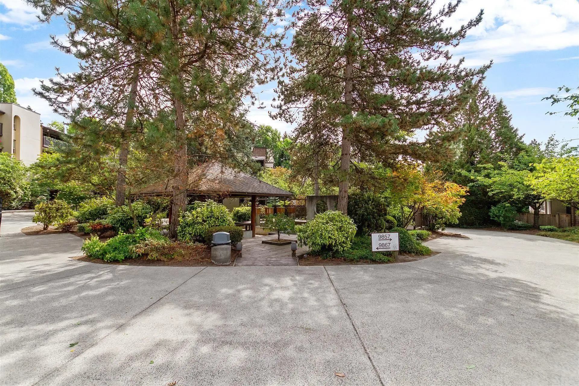 #118 9847 Manchester Drive - Image 11
