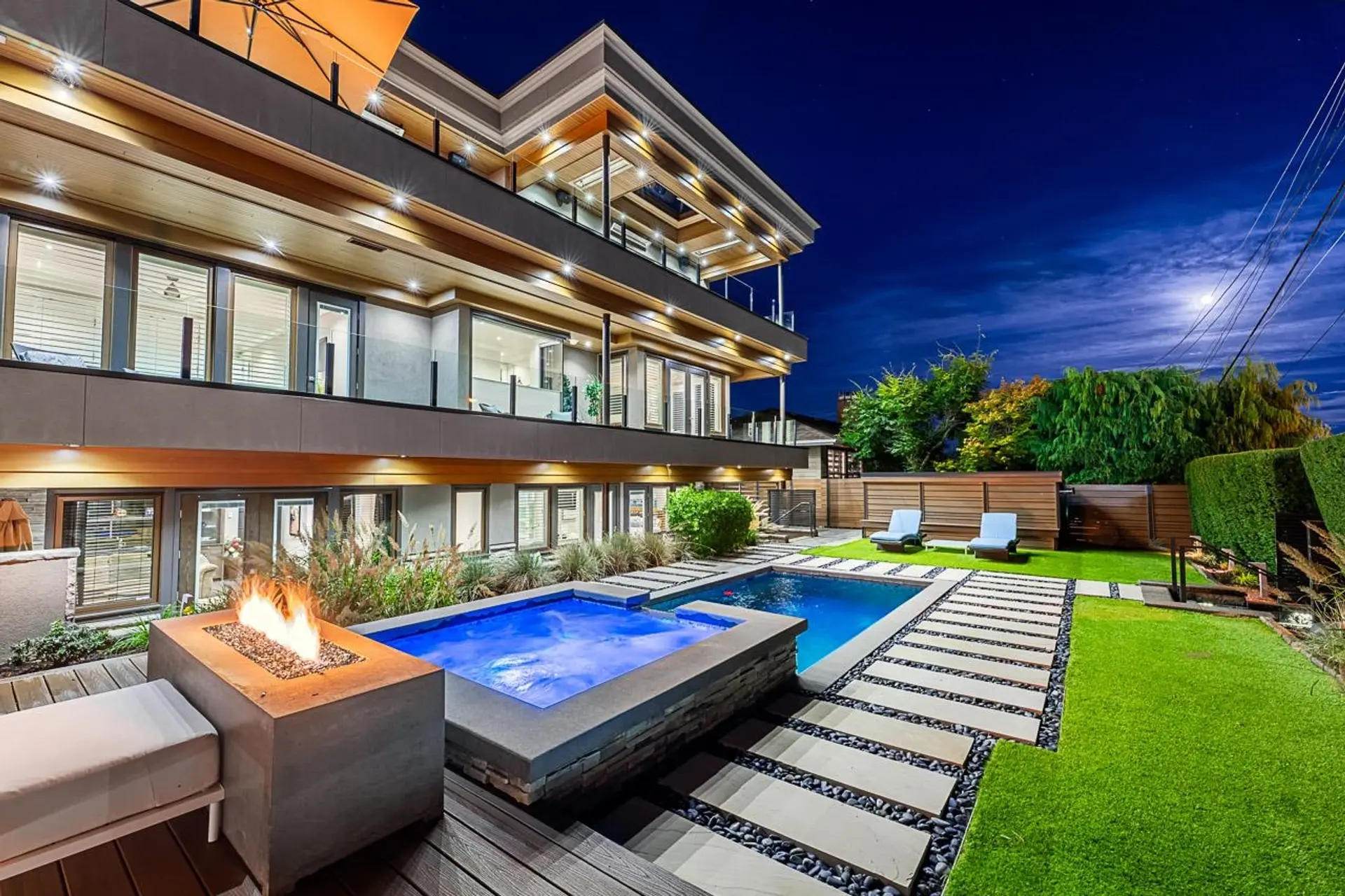 Property at 15567 Pacific Avenue, White Rock, BC