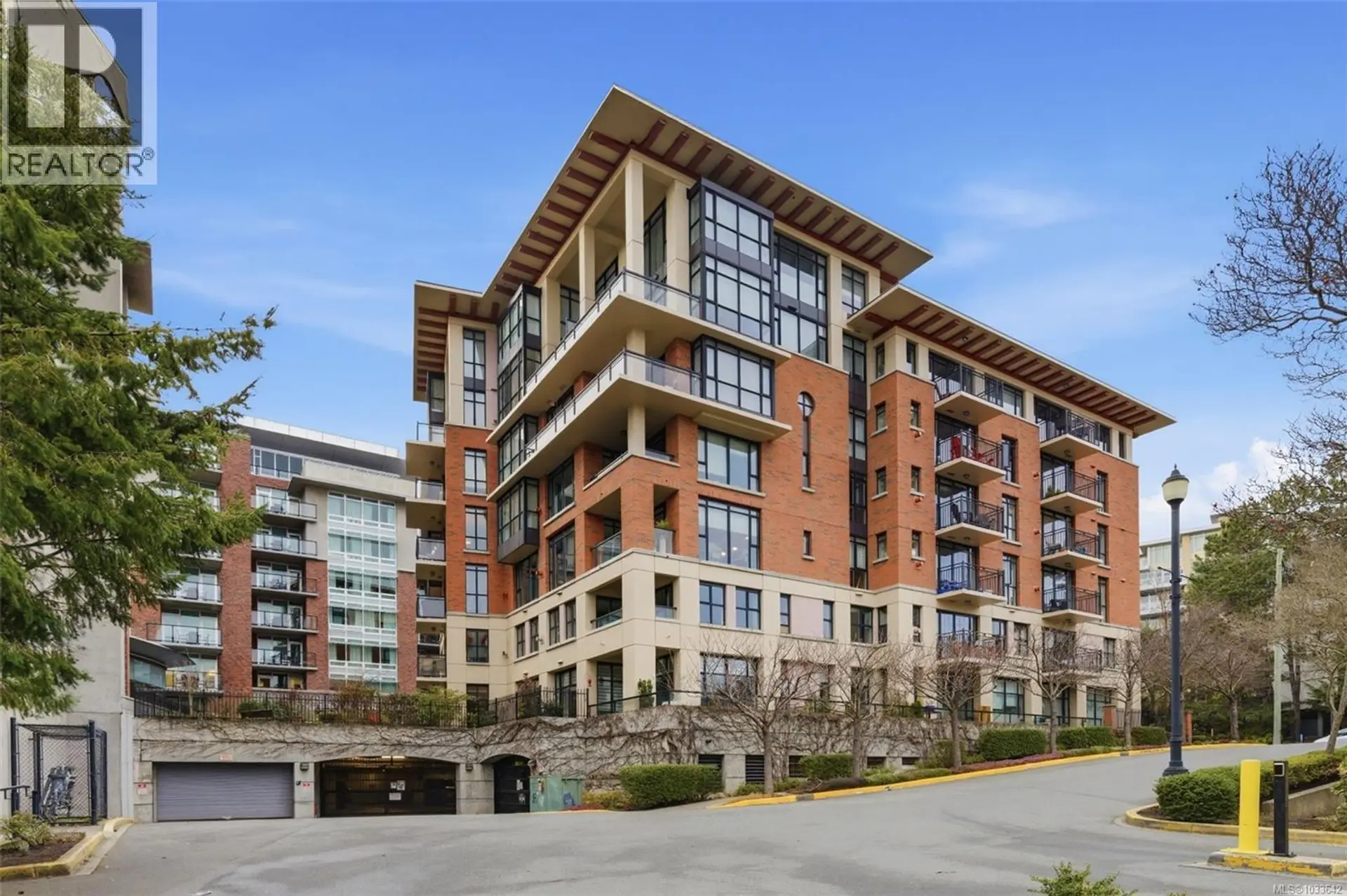 Property at #609 827 Fairfield Rd, Victoria, BC