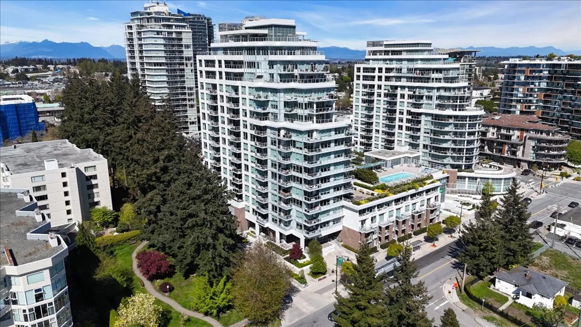 Property at #805 15165 Thrift Avenue, Surrey, BC