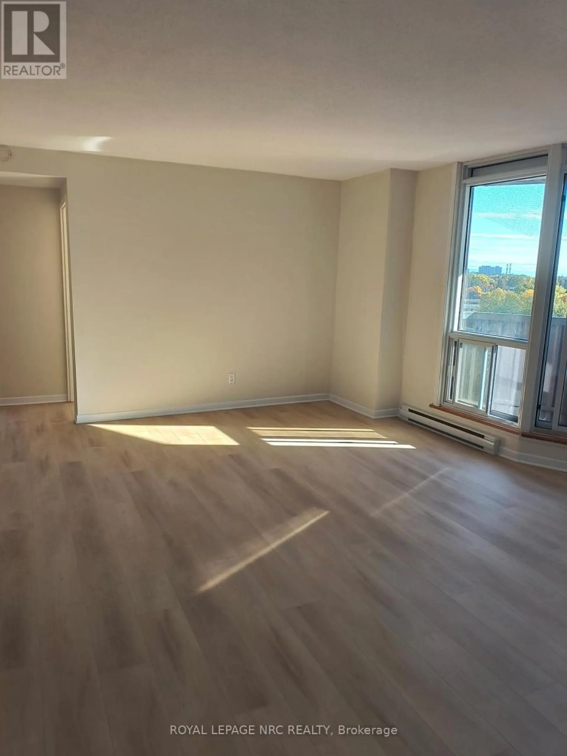 #706 900 DYNES ROAD - Image 11