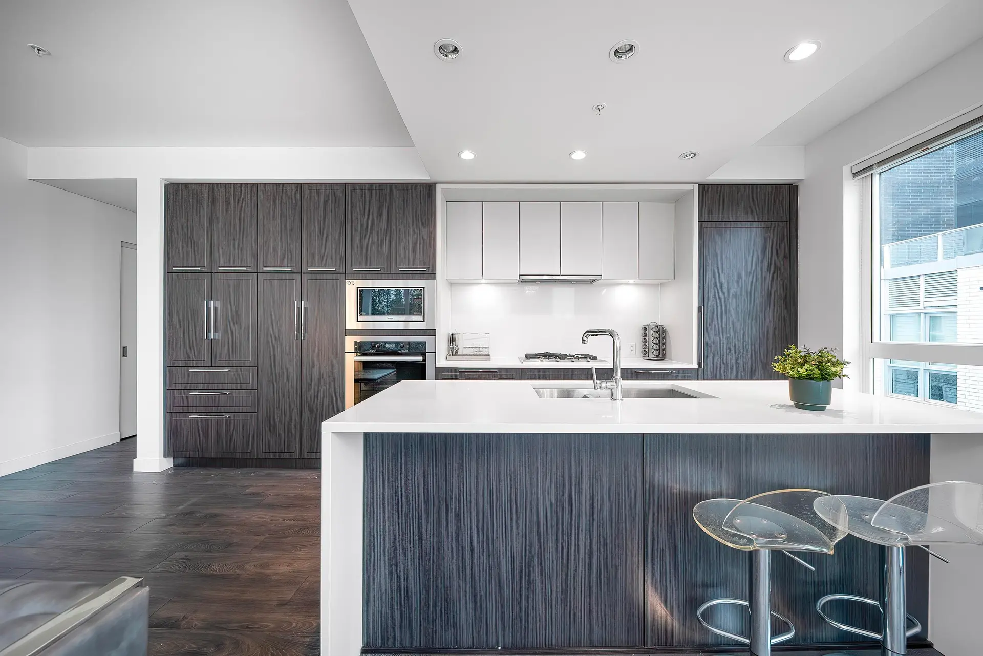 #505 6677 Cambie Street - Image 2