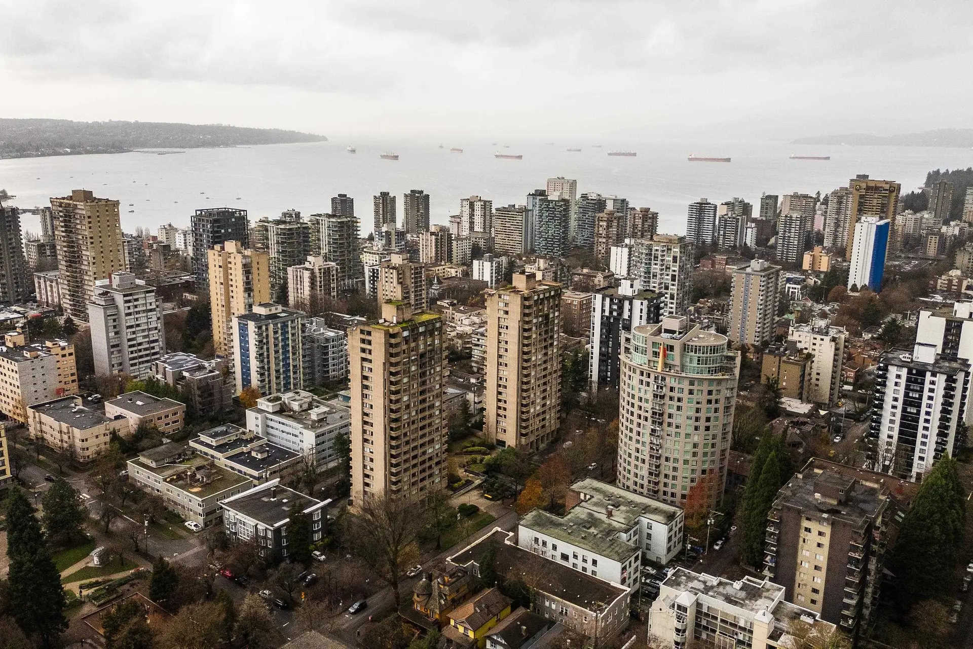 Property at #906 1050 Smithe Street, Vancouver, BC