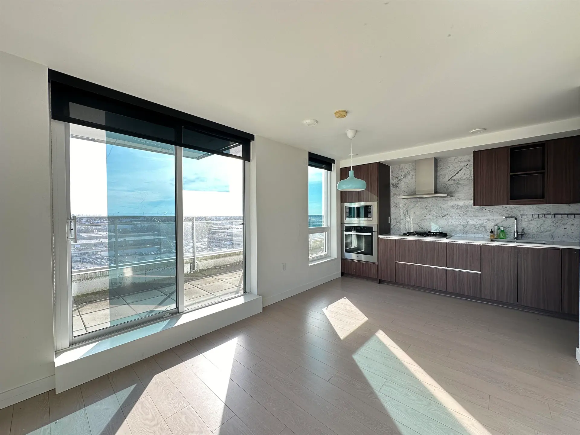 #1009 455 SW Marine Drive - Image 2