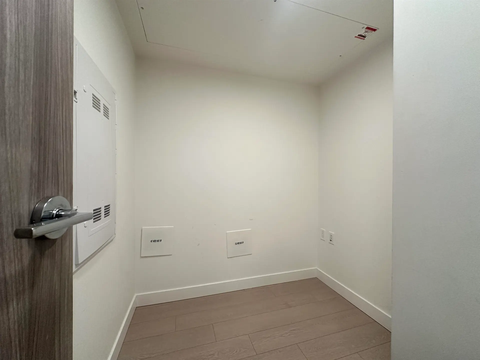 #1009 455 SW Marine Drive - Image 8