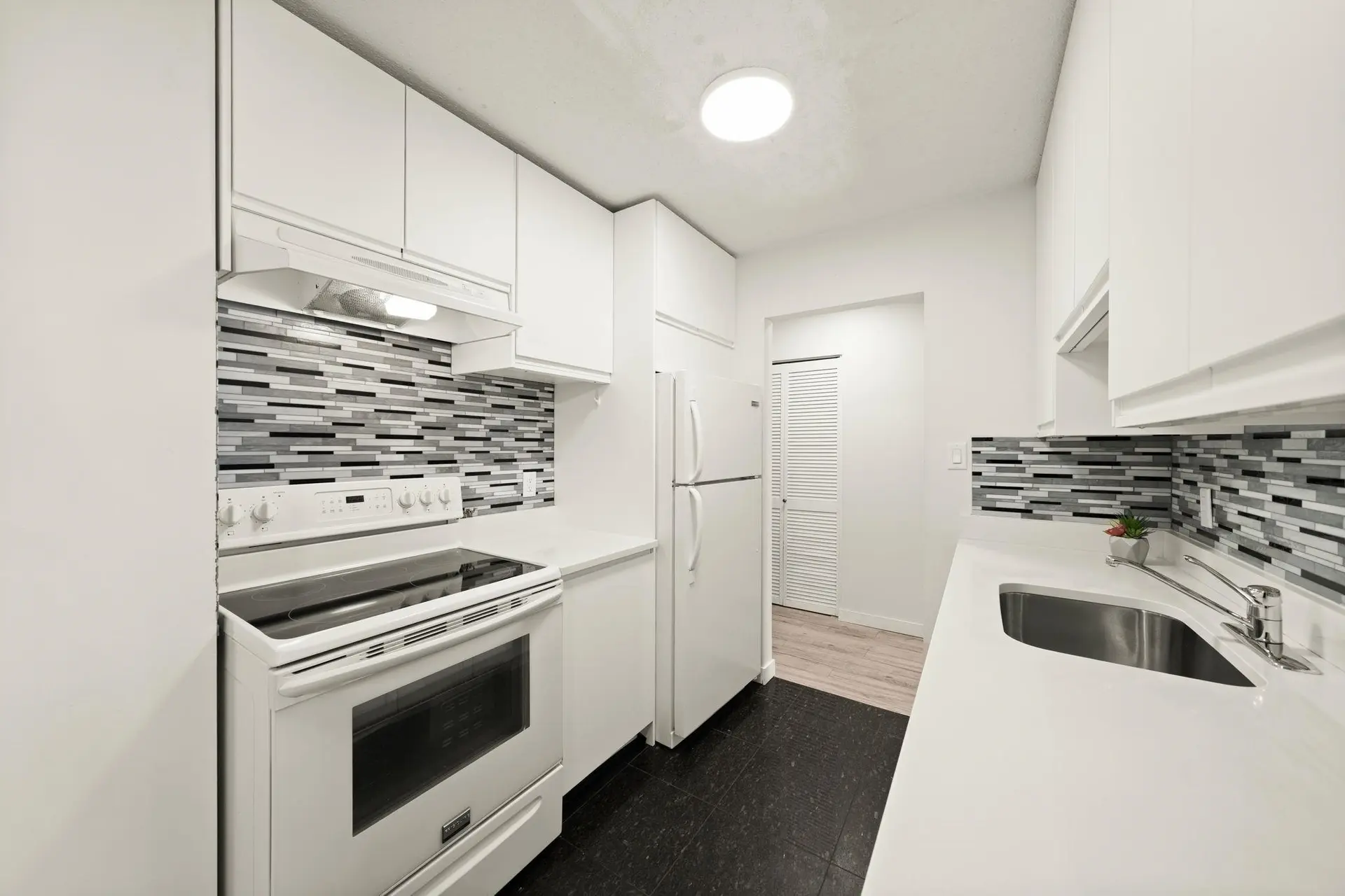 #203 131 W 4th Street - Image 6