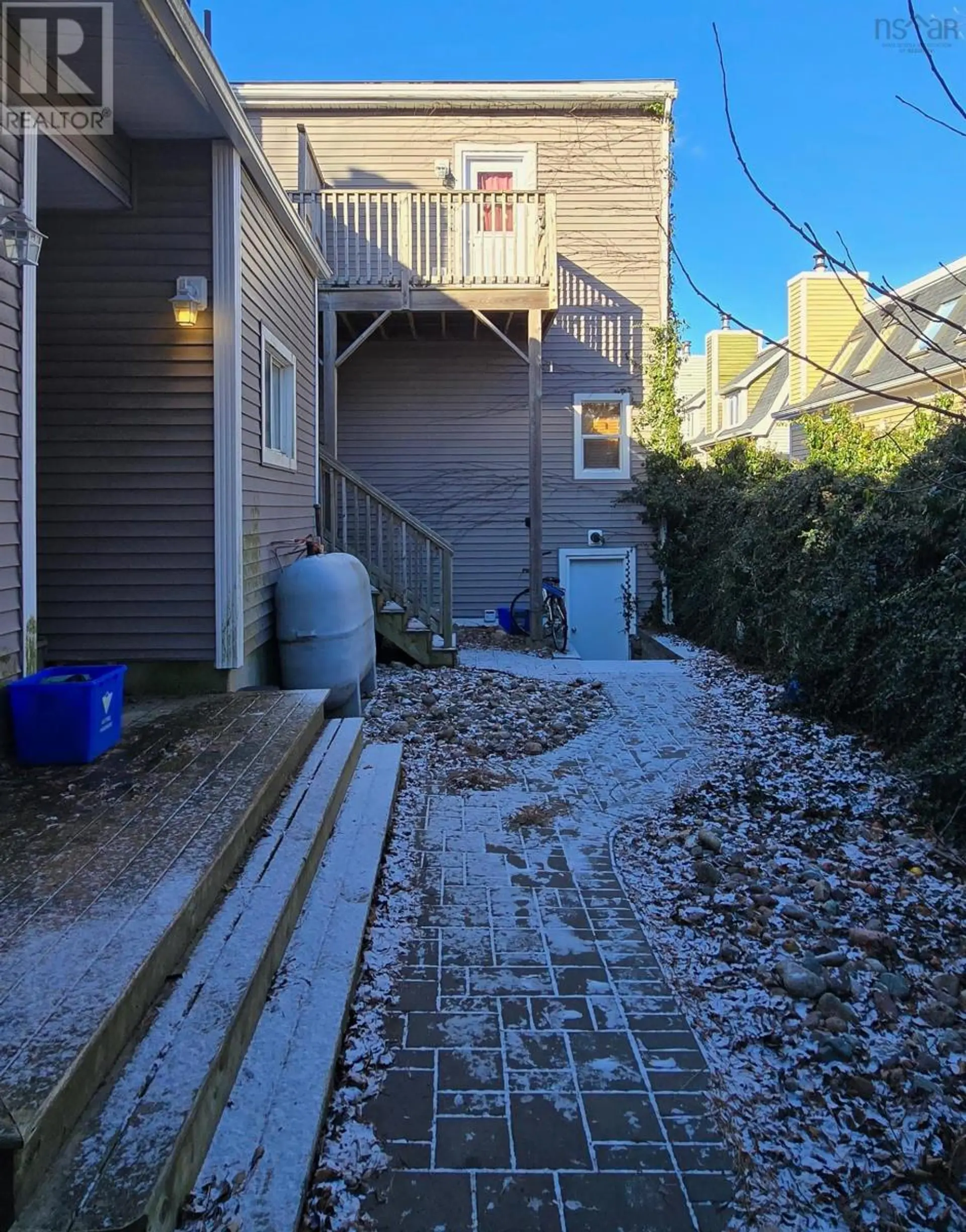 2055,2059,2061 North Park Street - Image 4