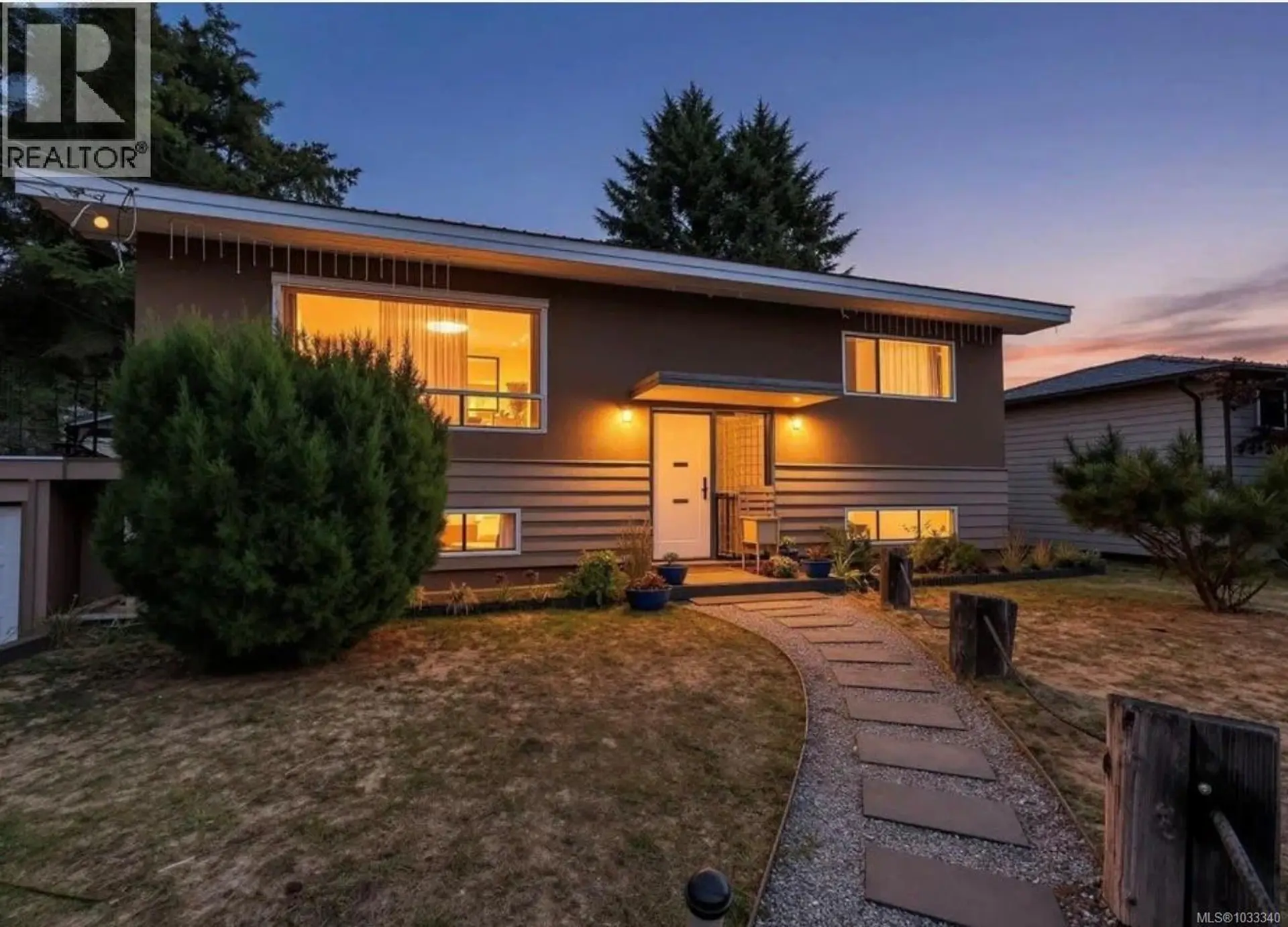 Property at 4732 Oakridge Dr, Courtenay, BC