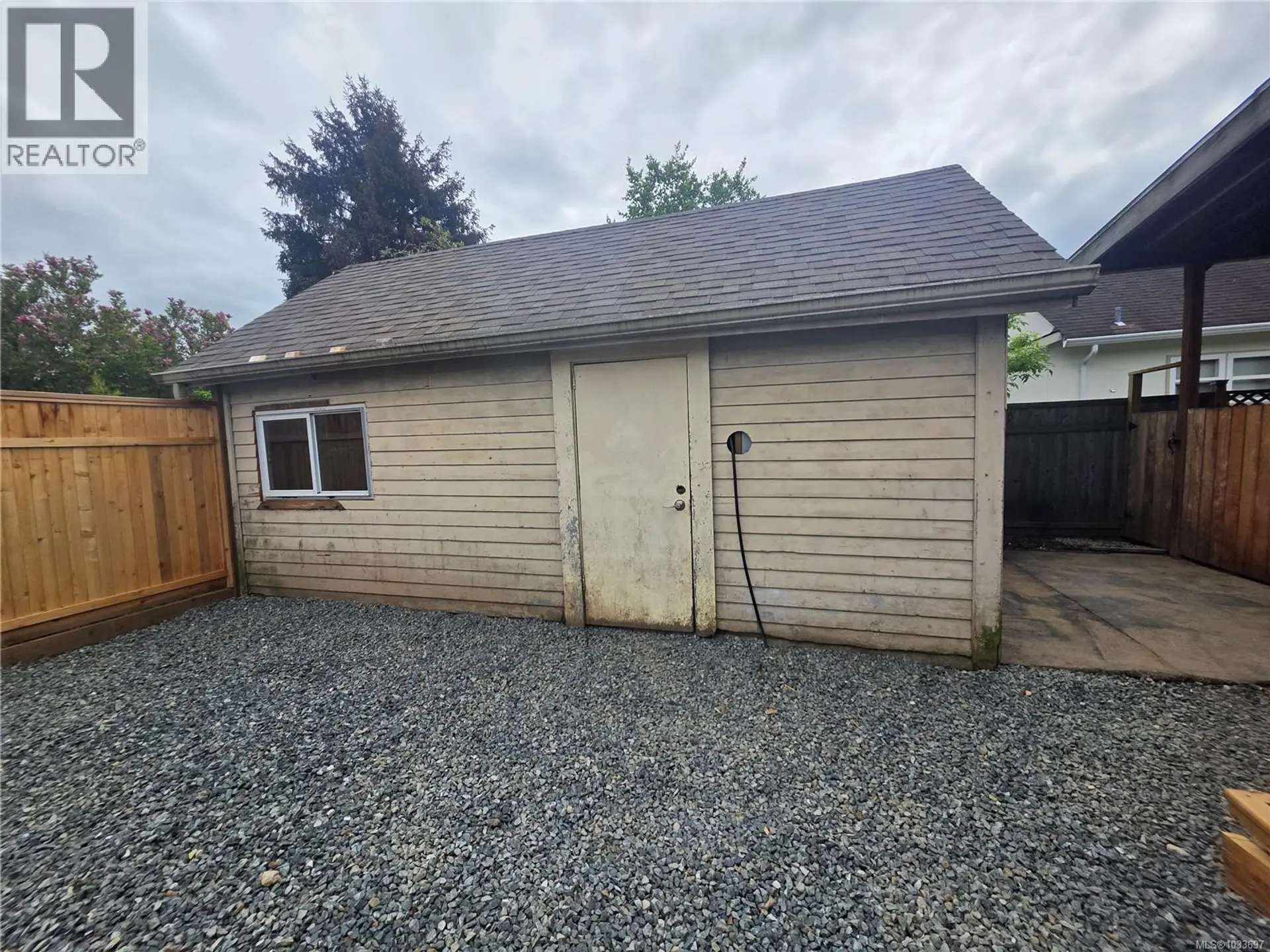 4883 Elizabeth St - Image 10