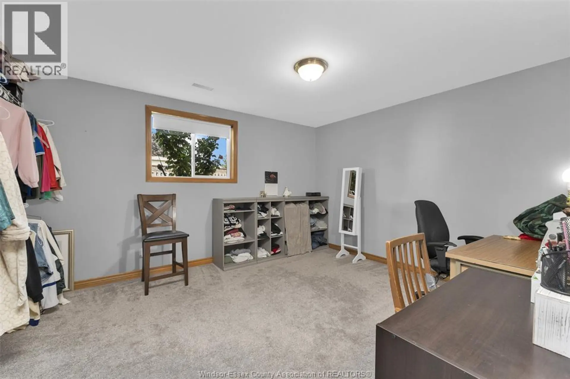 482 THORN RIDGE - Image 10