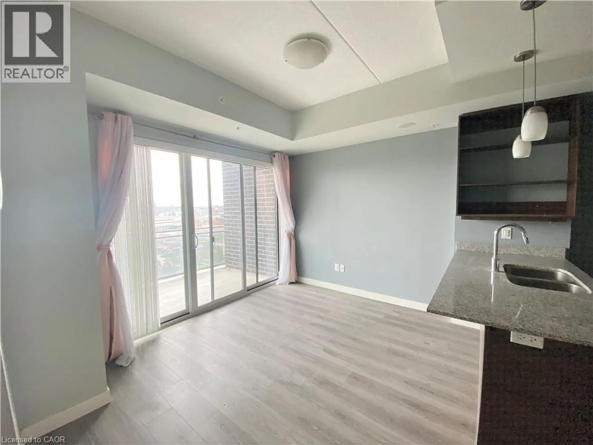 #1501 318 SPRUCE Street - Image 2