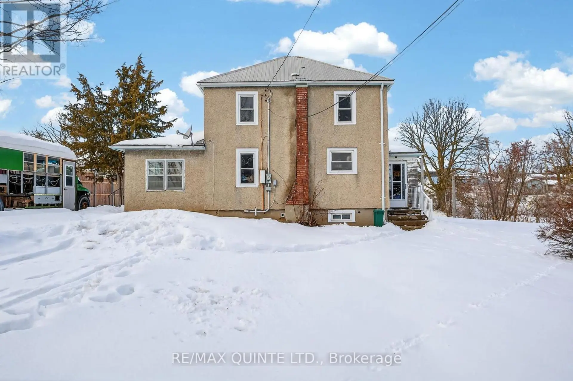 34 PRINCE OF WALES DRIVE - Image 2