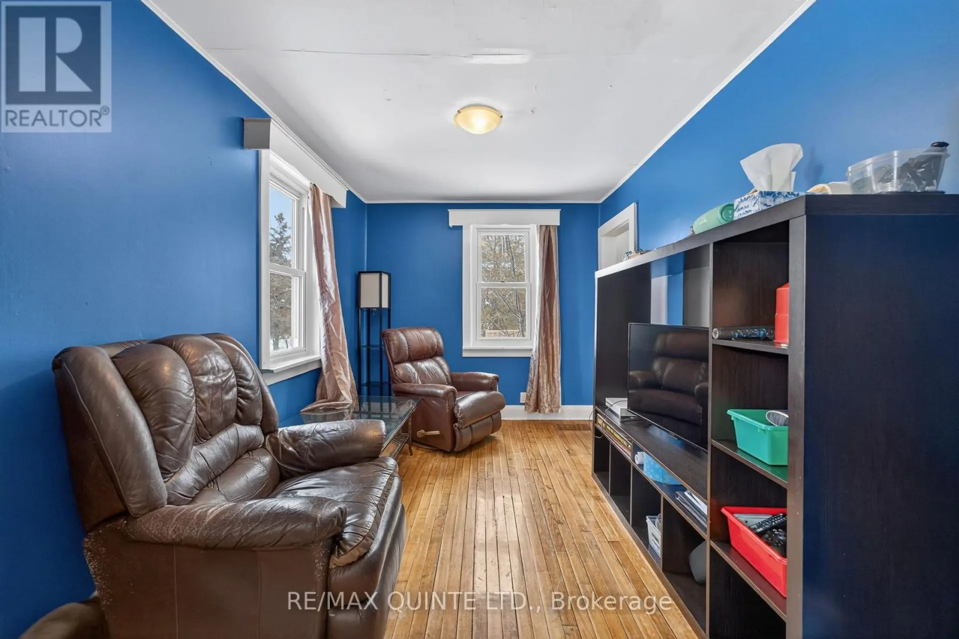 34 PRINCE OF WALES DRIVE - Image 4
