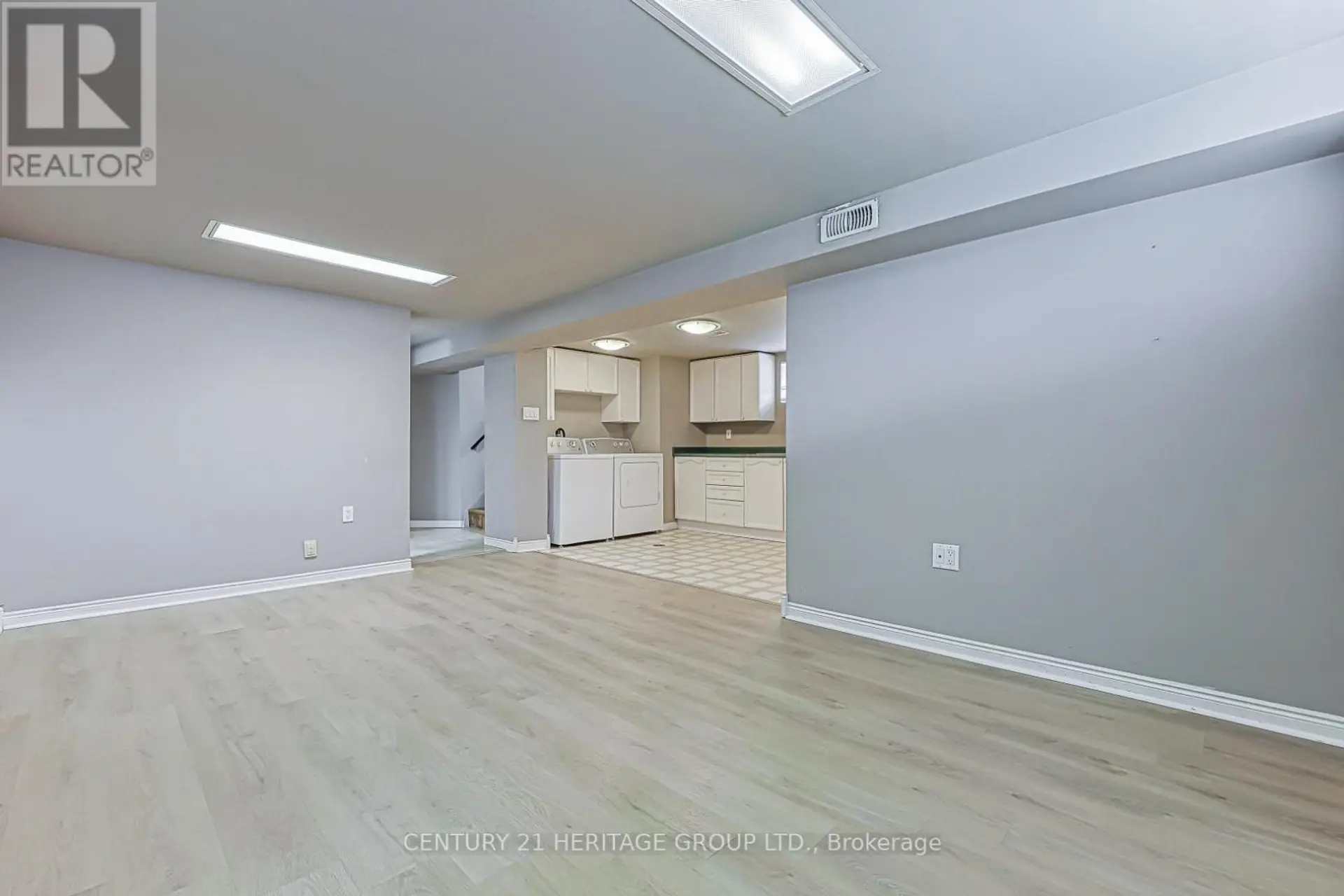 42 LINDSAY AVENUE - Image 13
