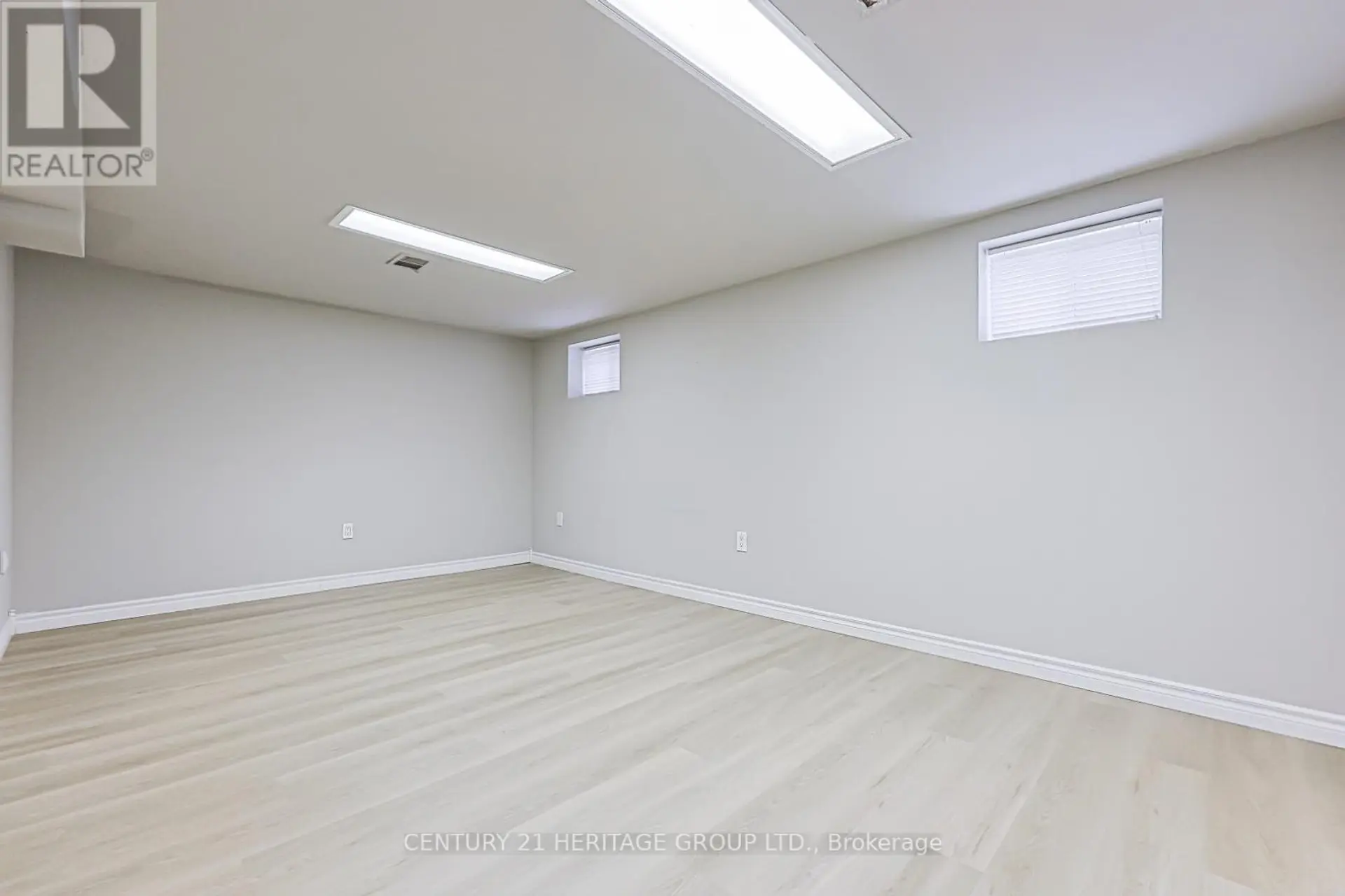 42 LINDSAY AVENUE - Image 16