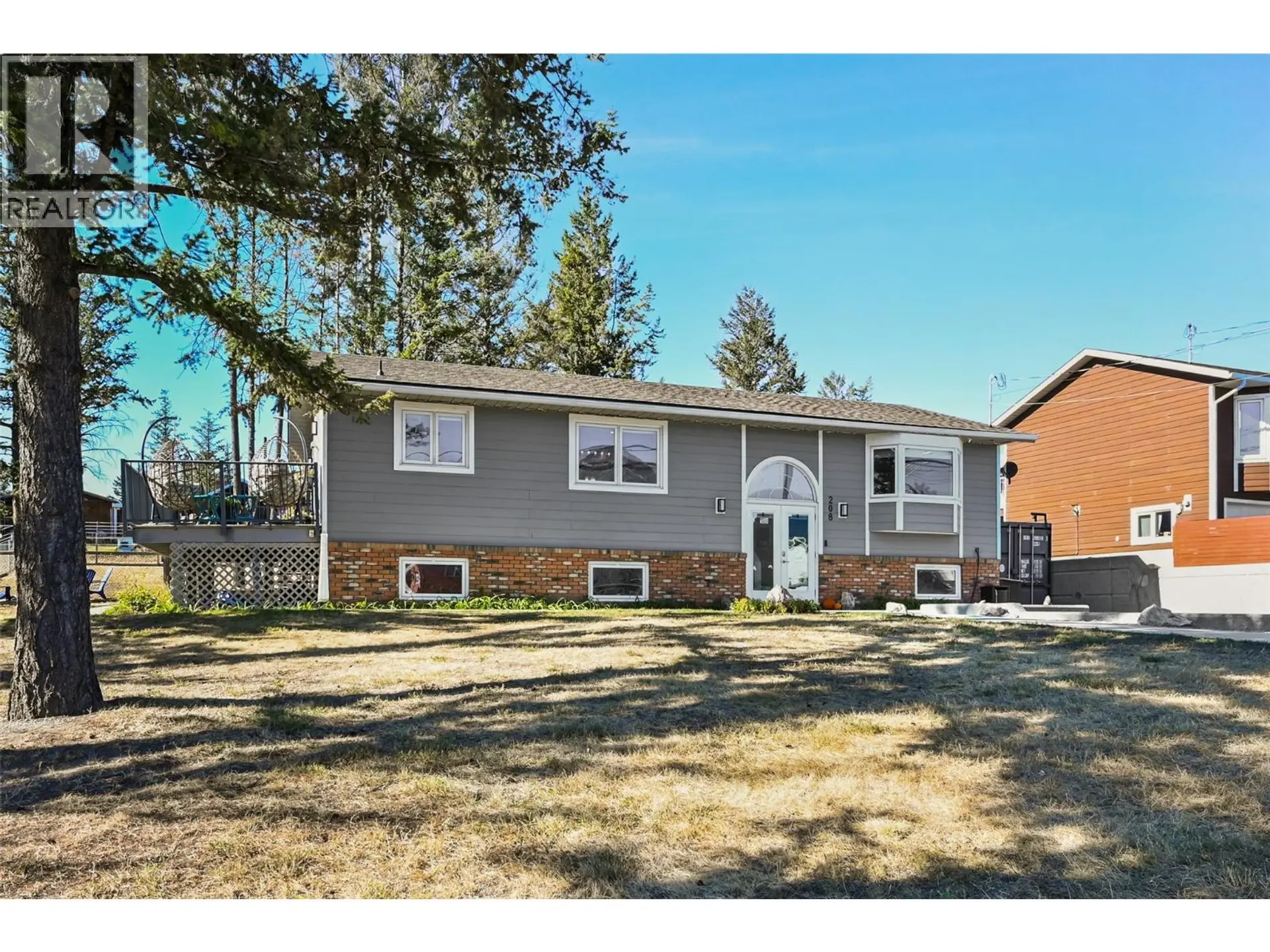 Property at 208 7TH Avenue, Invermere, BC