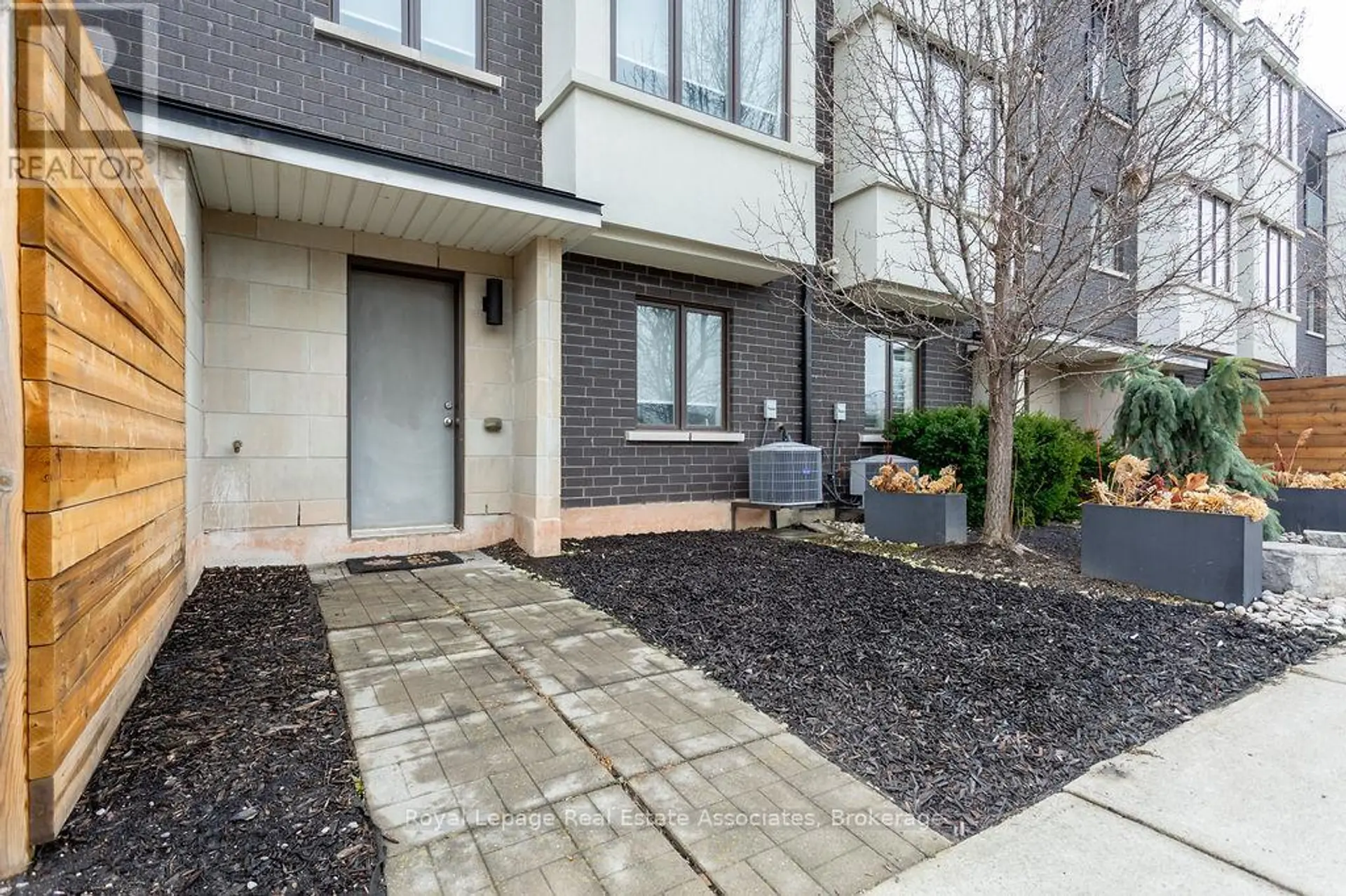 228 VELLWOOD COMMON - Image 17