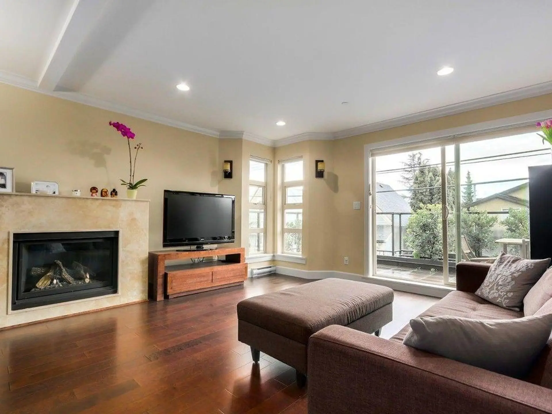 #7 215 E 4th Street - Image 6