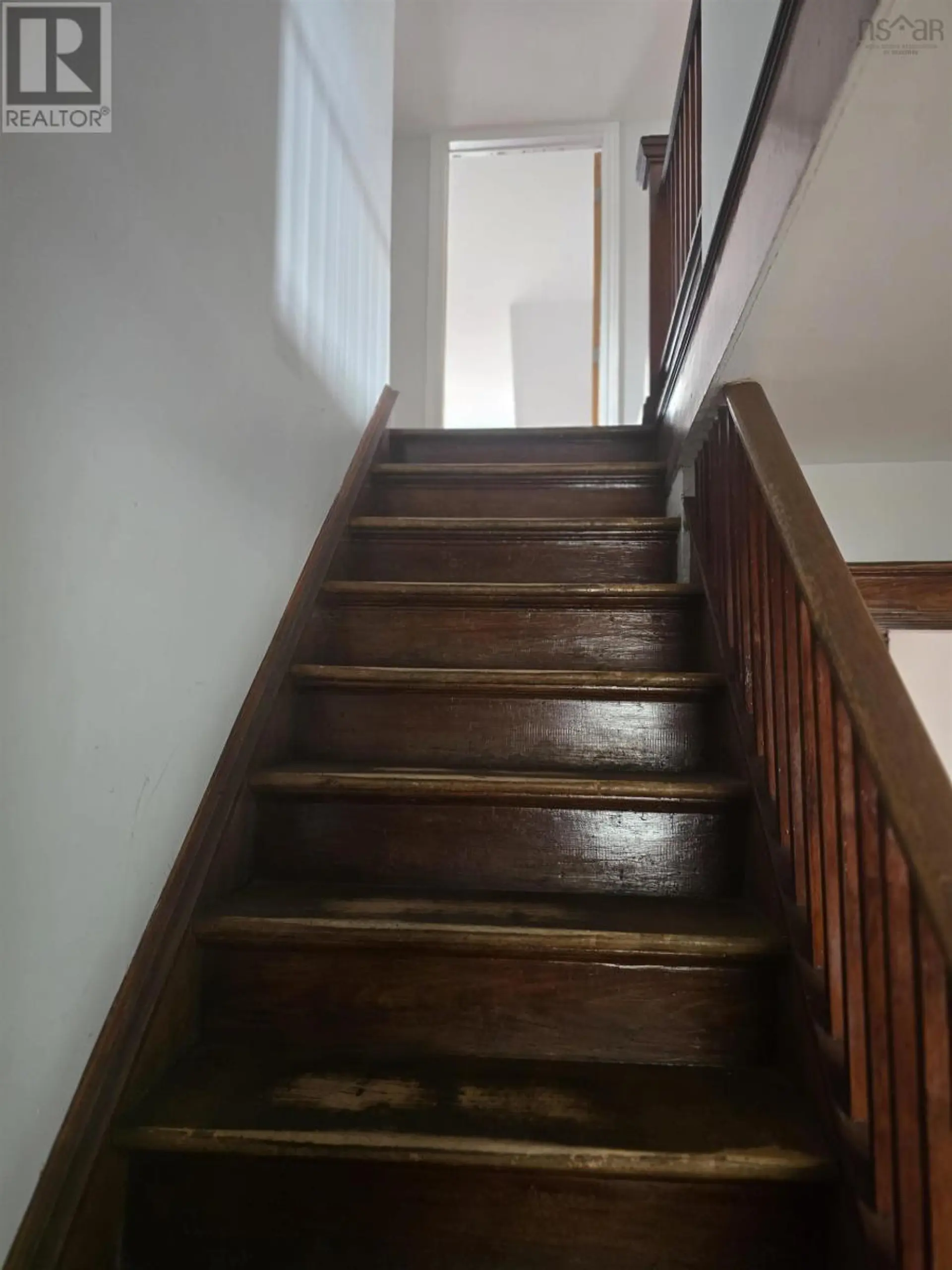 111 Tacoma Drive - Image 4