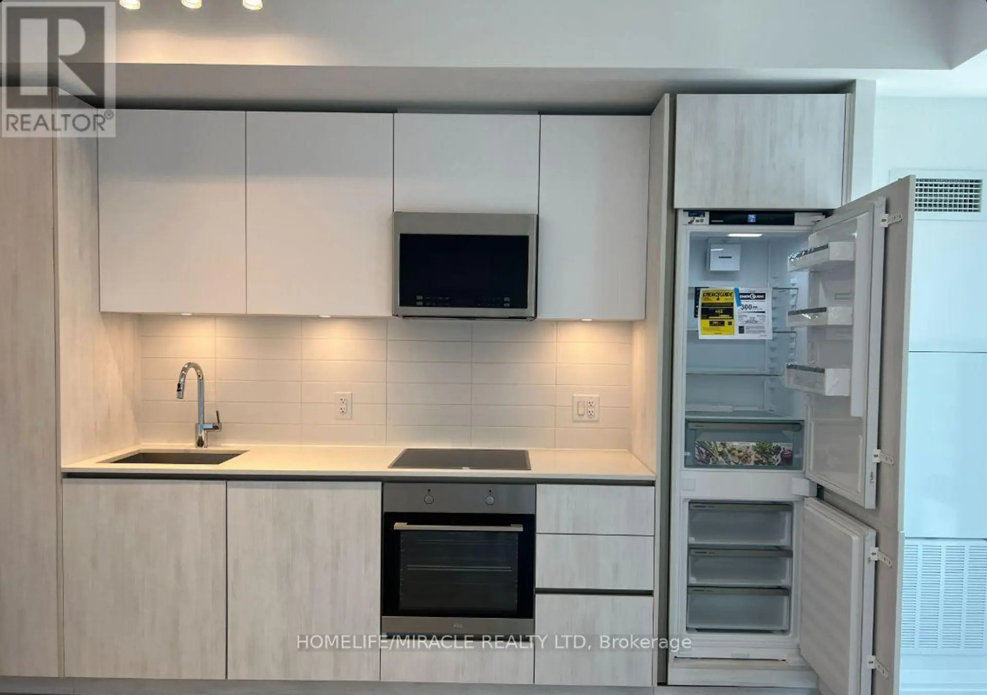 #3715 8 WIDMER STREET - Image 3