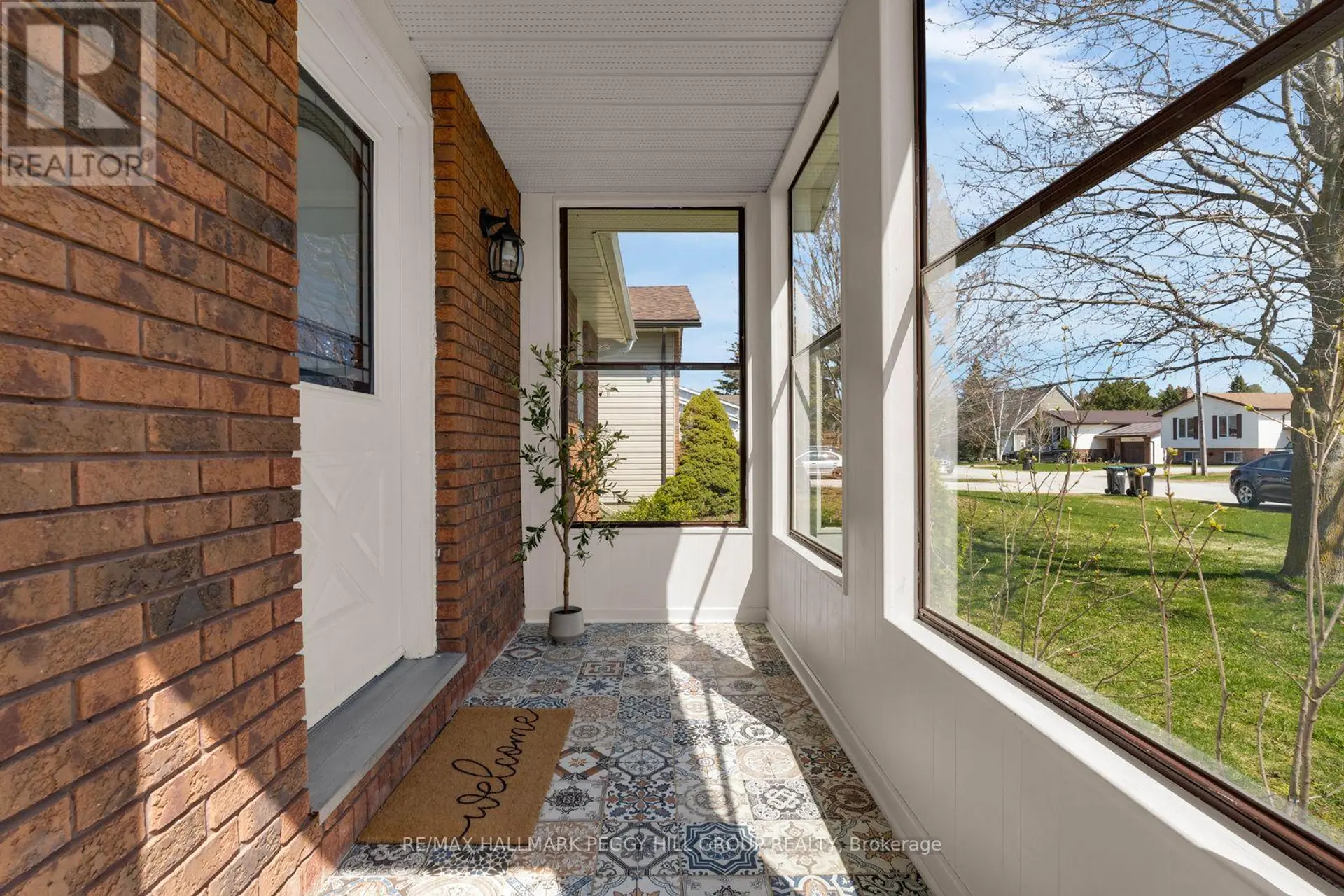 207 CLARENCE STREET - Image 2