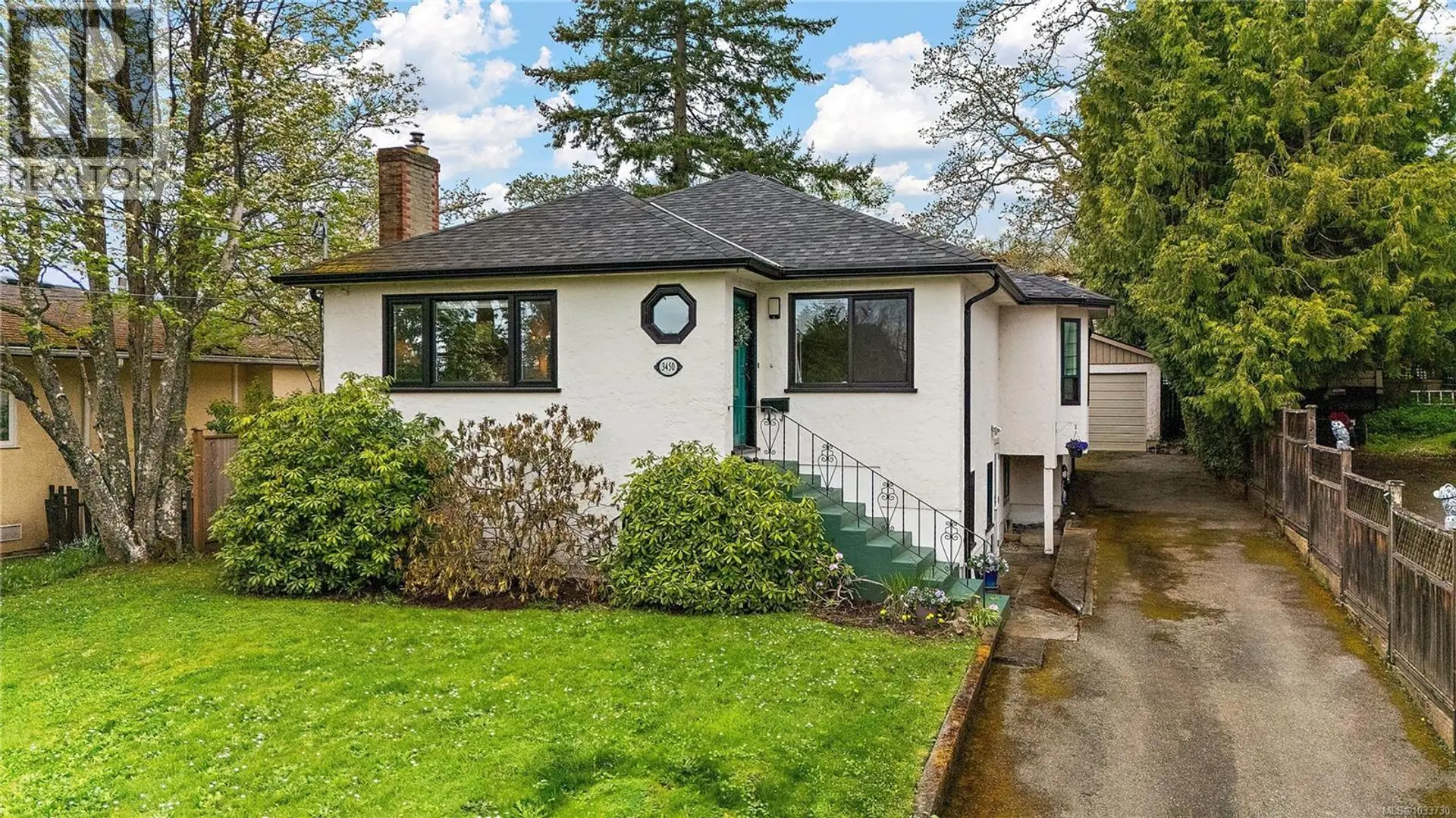 Property at 3450 Doncaster Dr, Saanich, BC