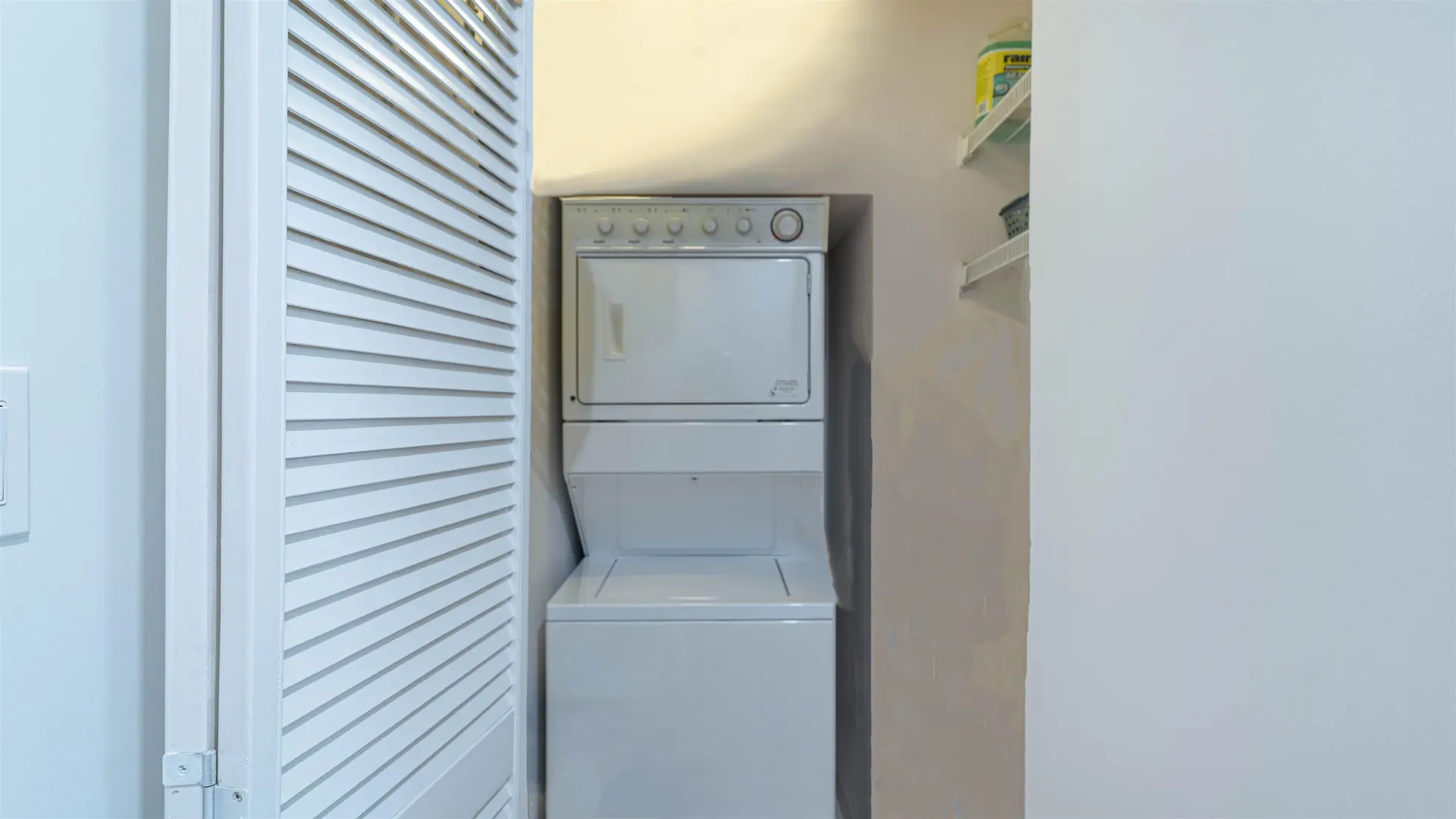 #303 1035 Auckland Street - Image 8