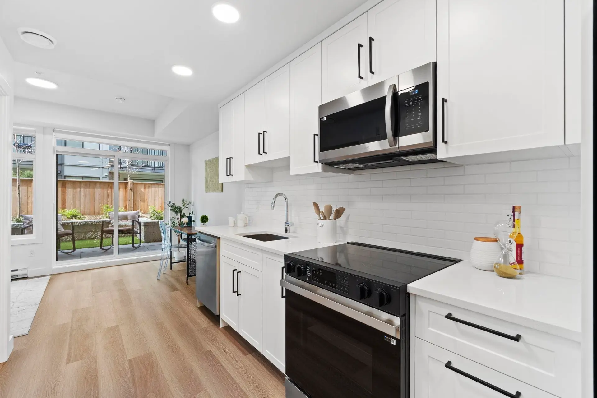 #304 33820 South Fraser Way - Image 8