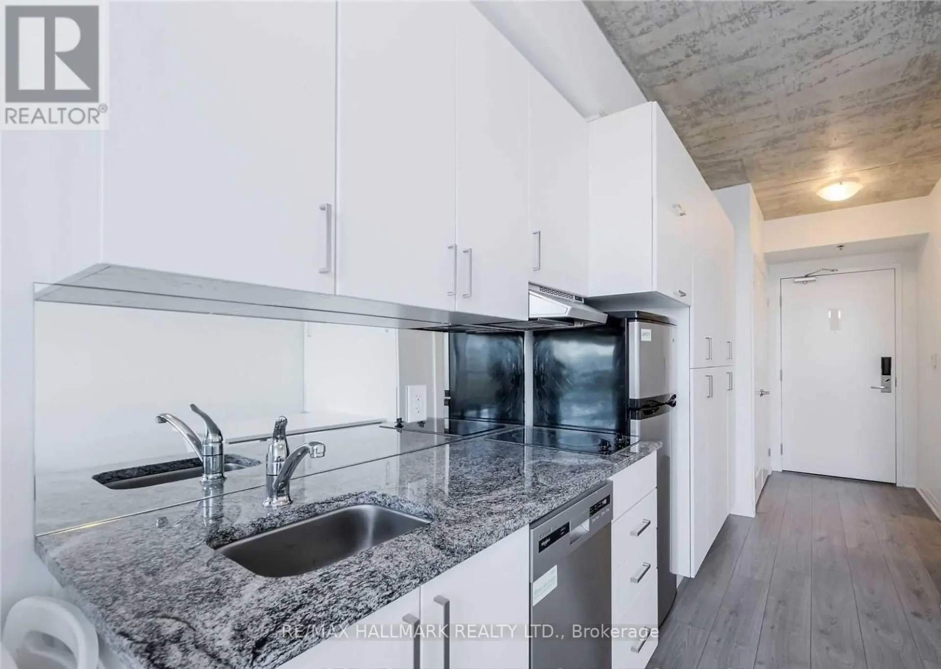 #436 1900 SIMCOE STREET N - Image 5
