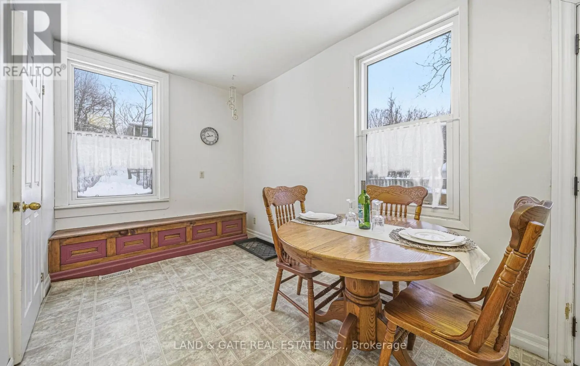 43 MILL STREET S - Image 4