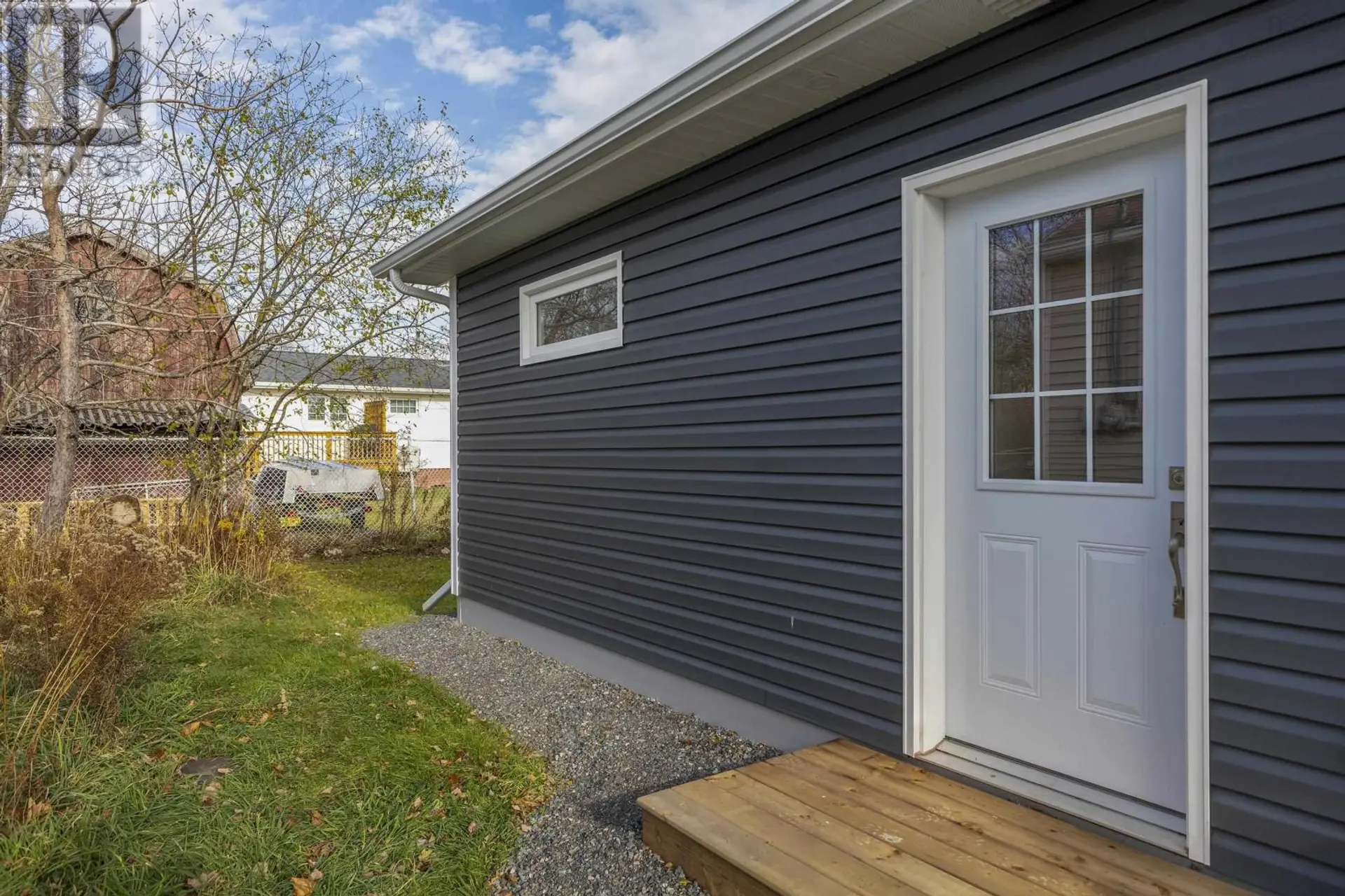 54 Oak Street - Image 15