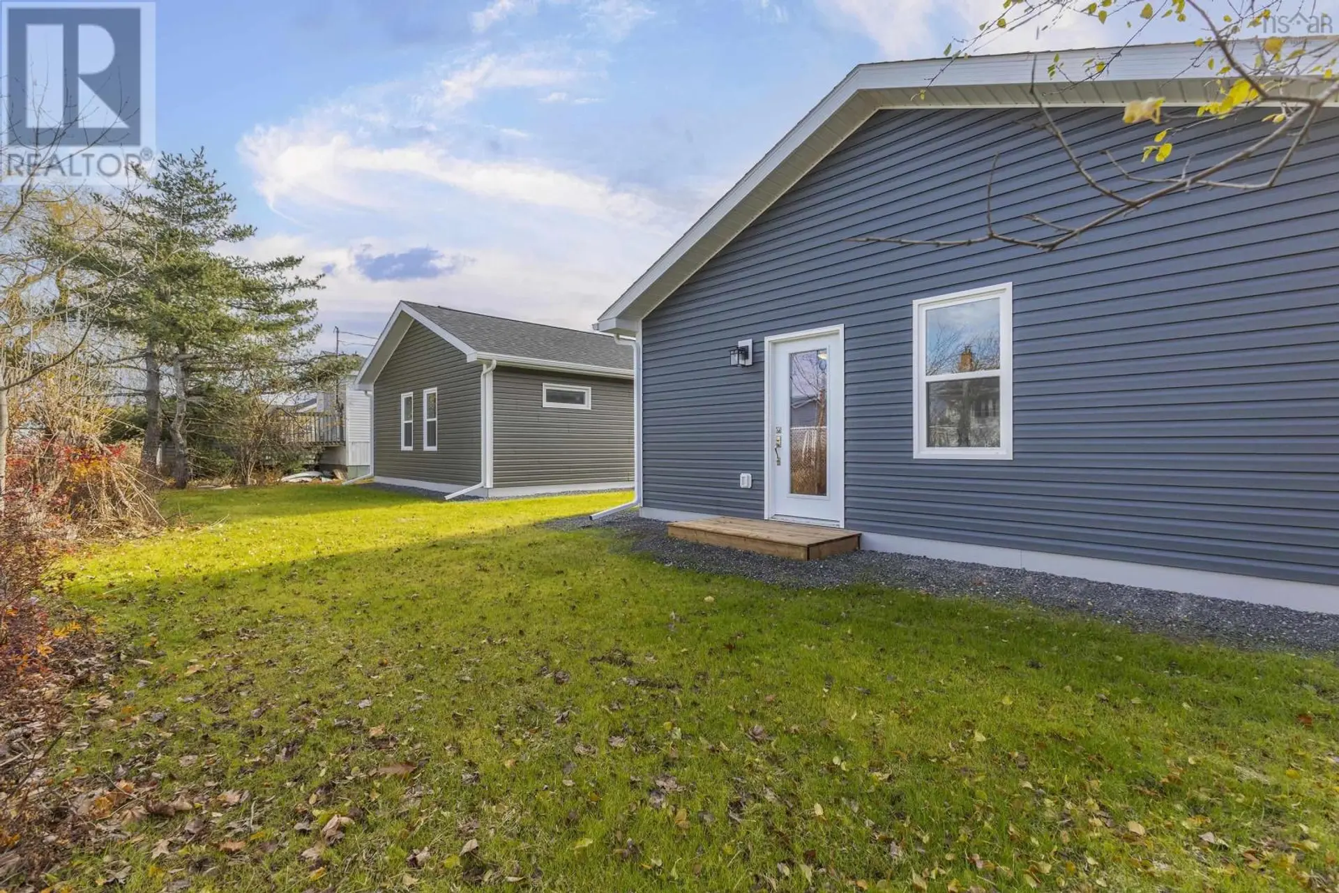 54 Oak Street - Image 14