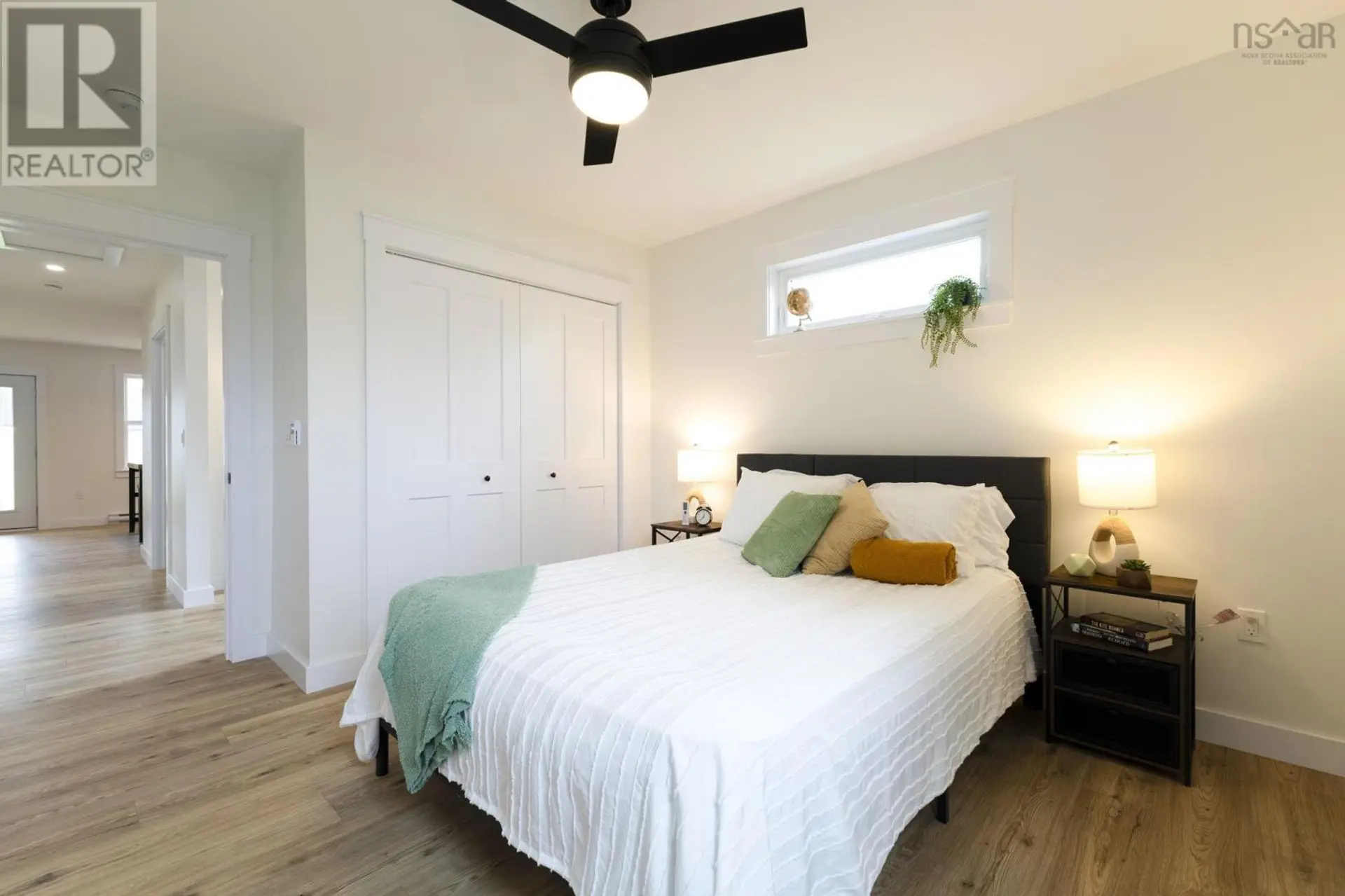 54 Oak Street - Image 13