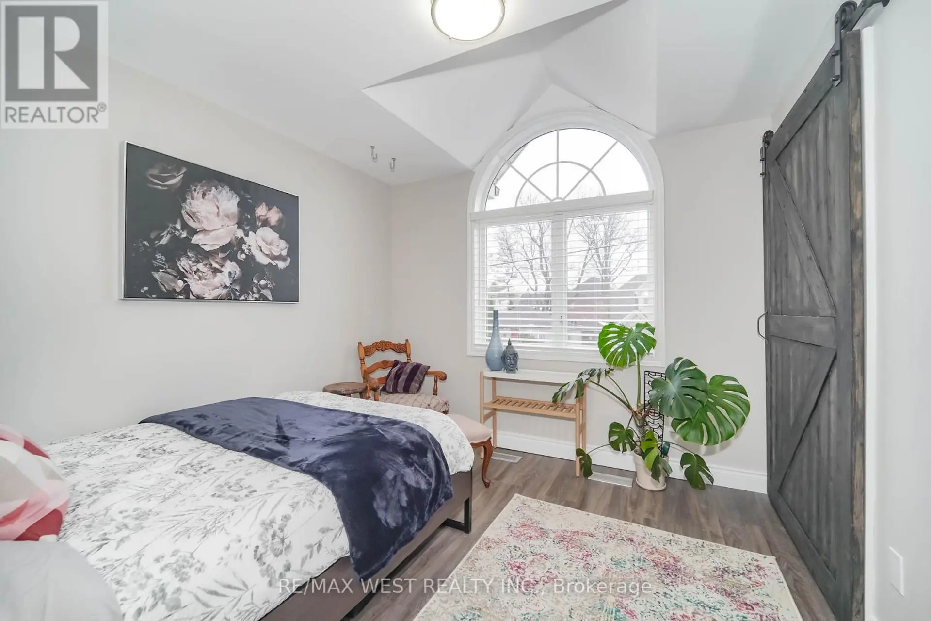 892 SIXTH STREET - Image 10