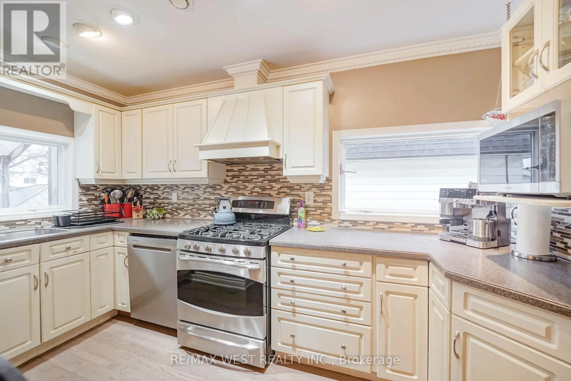 892 SIXTH STREET - Image 5