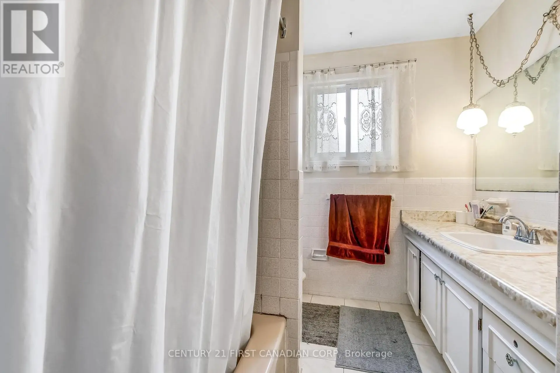698 CHIDDINGTON AVENUE - Image 13
