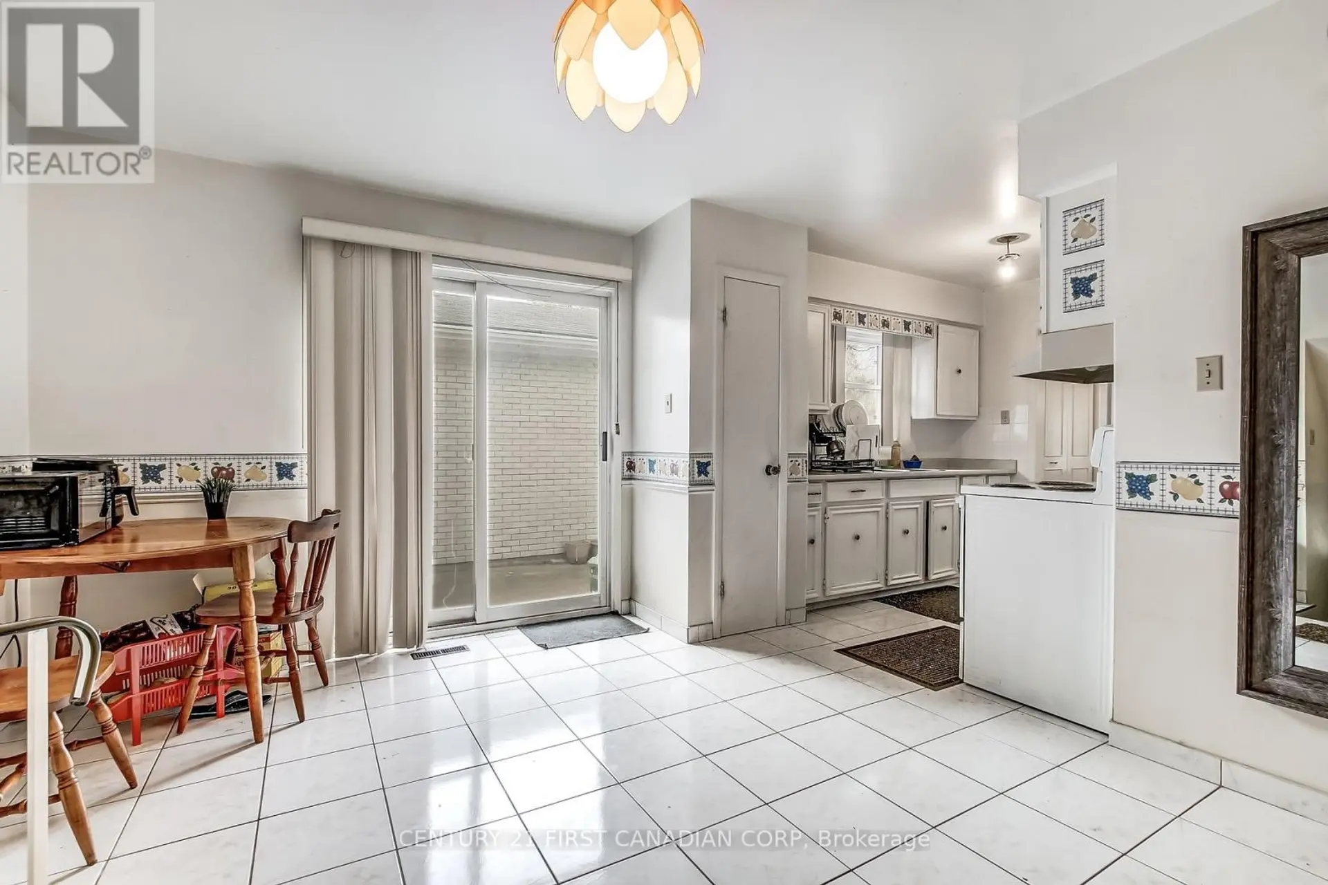 698 CHIDDINGTON AVENUE - Image 8
