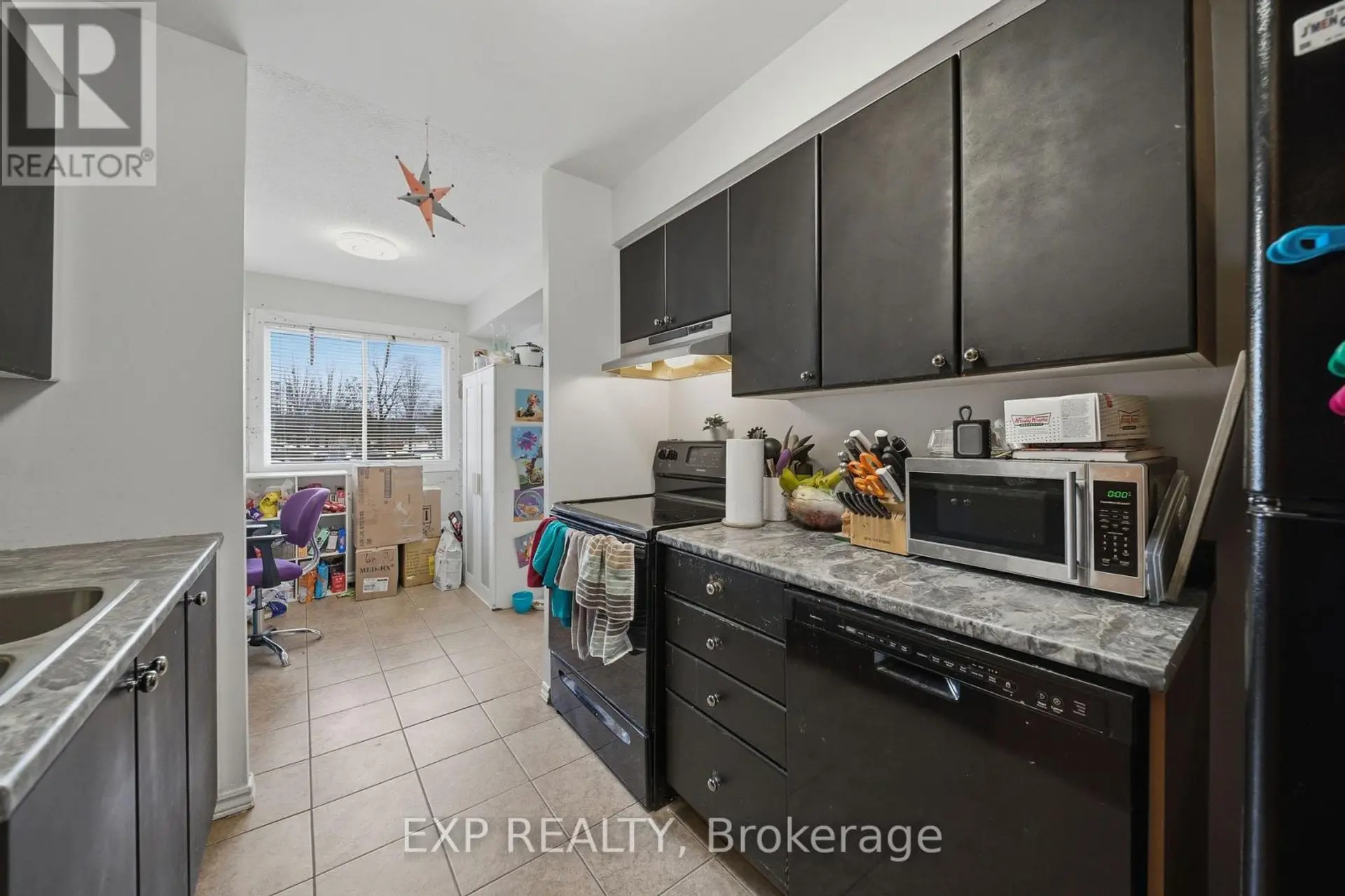 #11 1675 HEATHERINGTON ROAD - Image 11