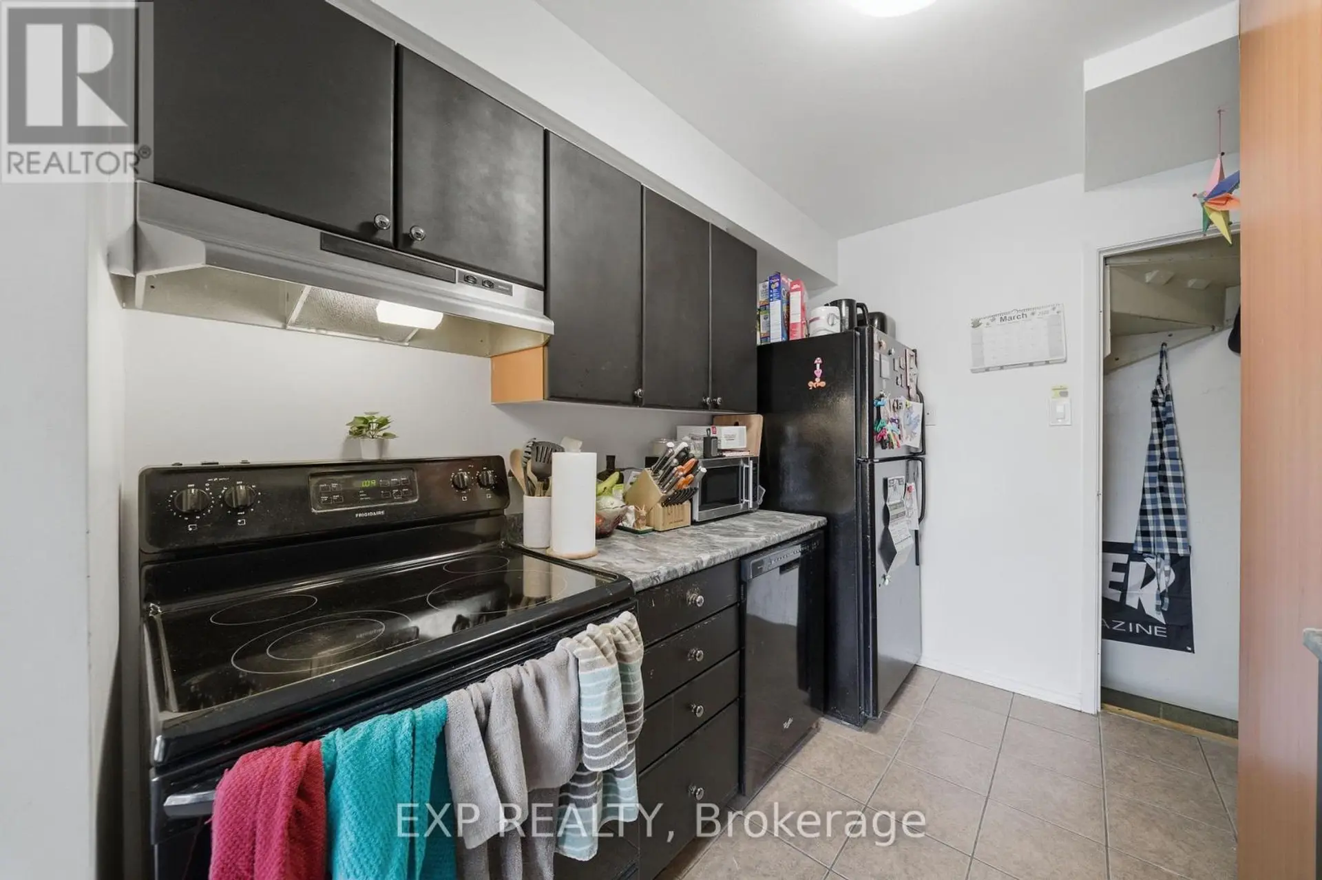 #11 1675 HEATHERINGTON ROAD - Image 8