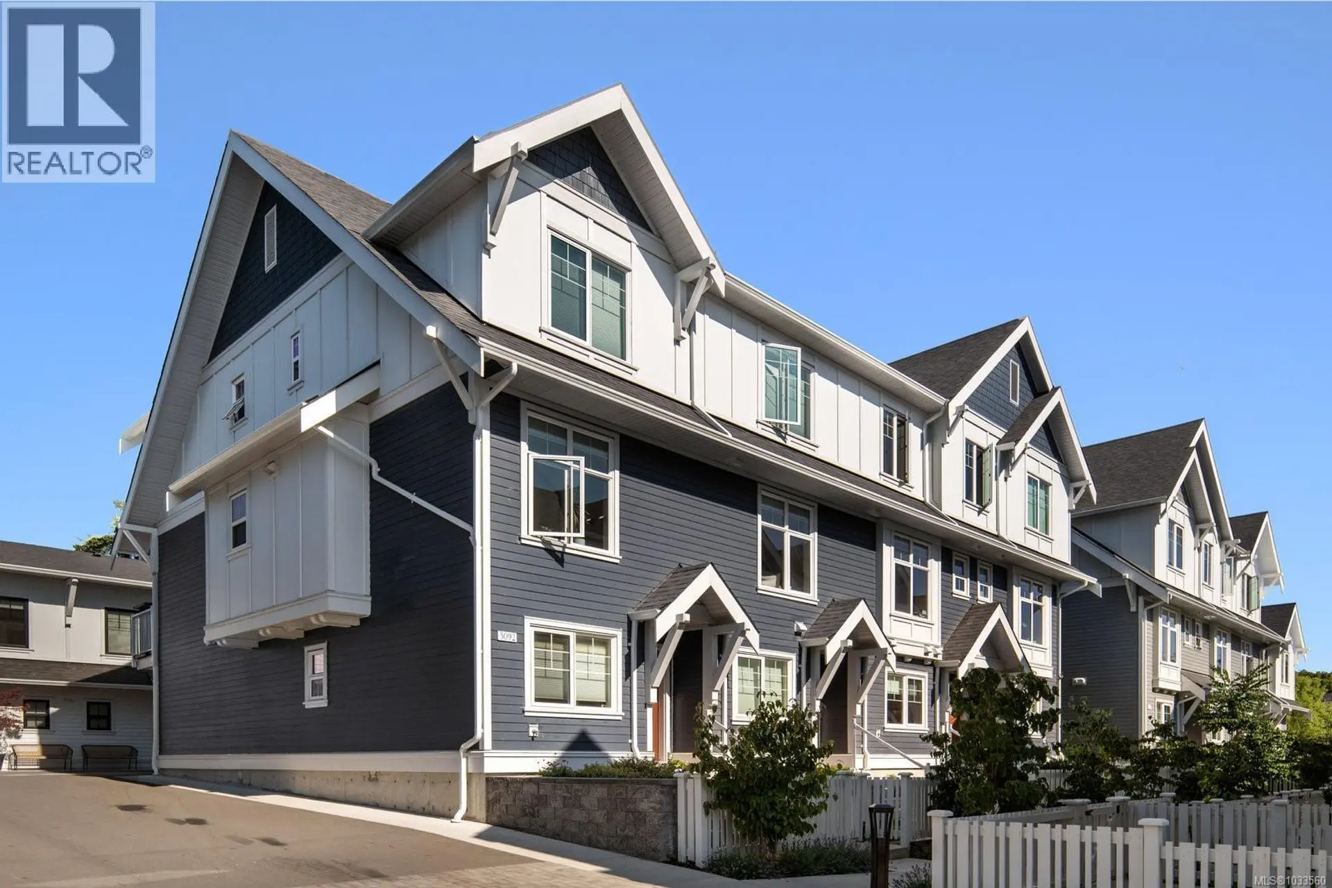 Property at #3 3092 Washington Ave, Victoria, BC