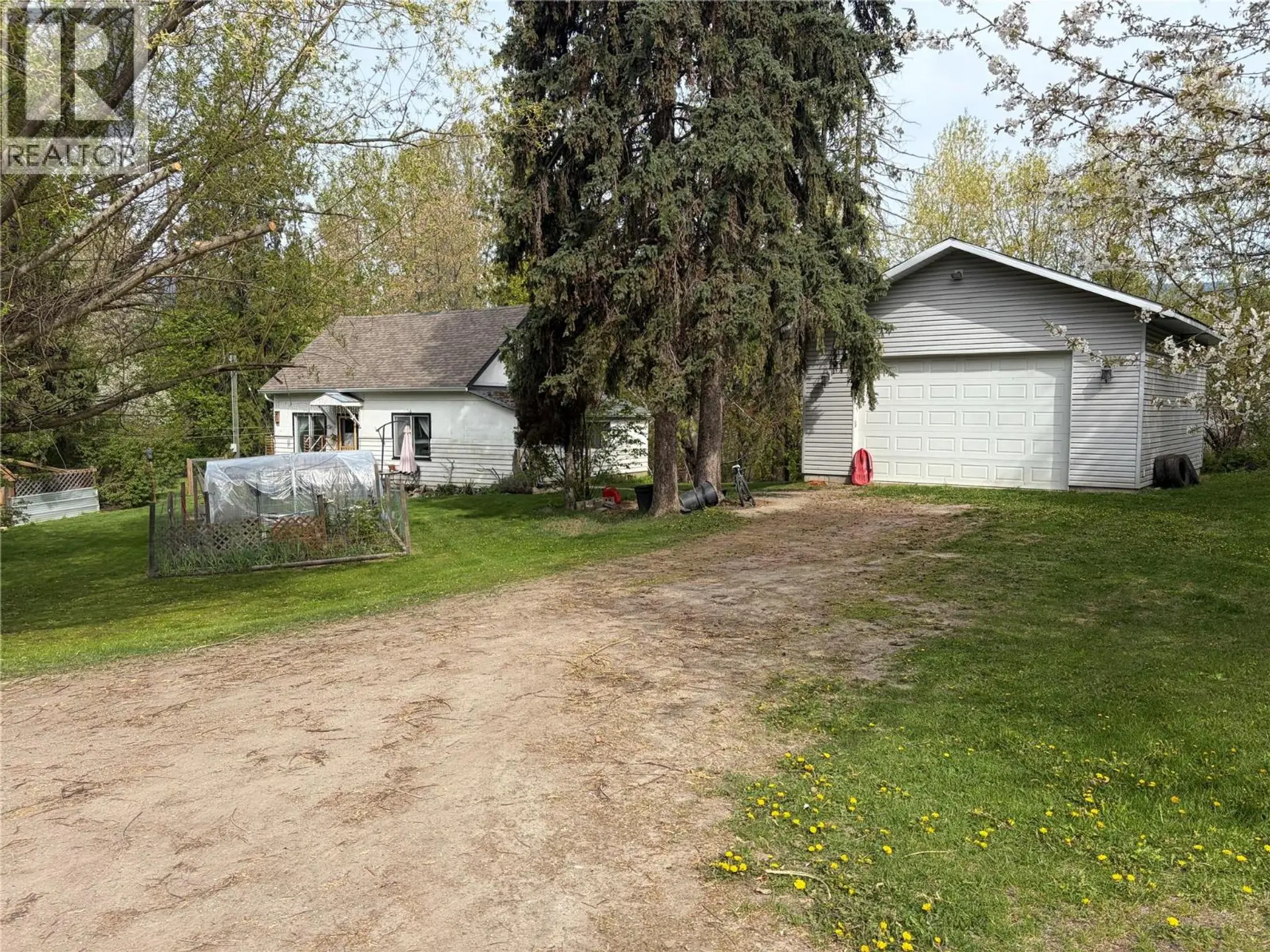 Property at 2370 Lakeshore Road NE, Salmon Arm, BC