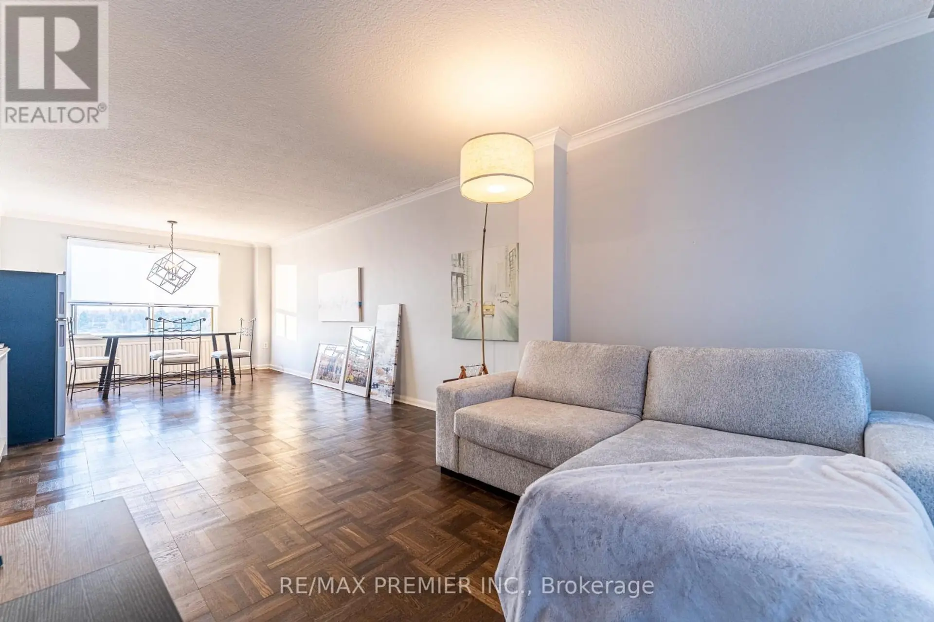 #612 660 EGLINTON AVENUE W - Image 1