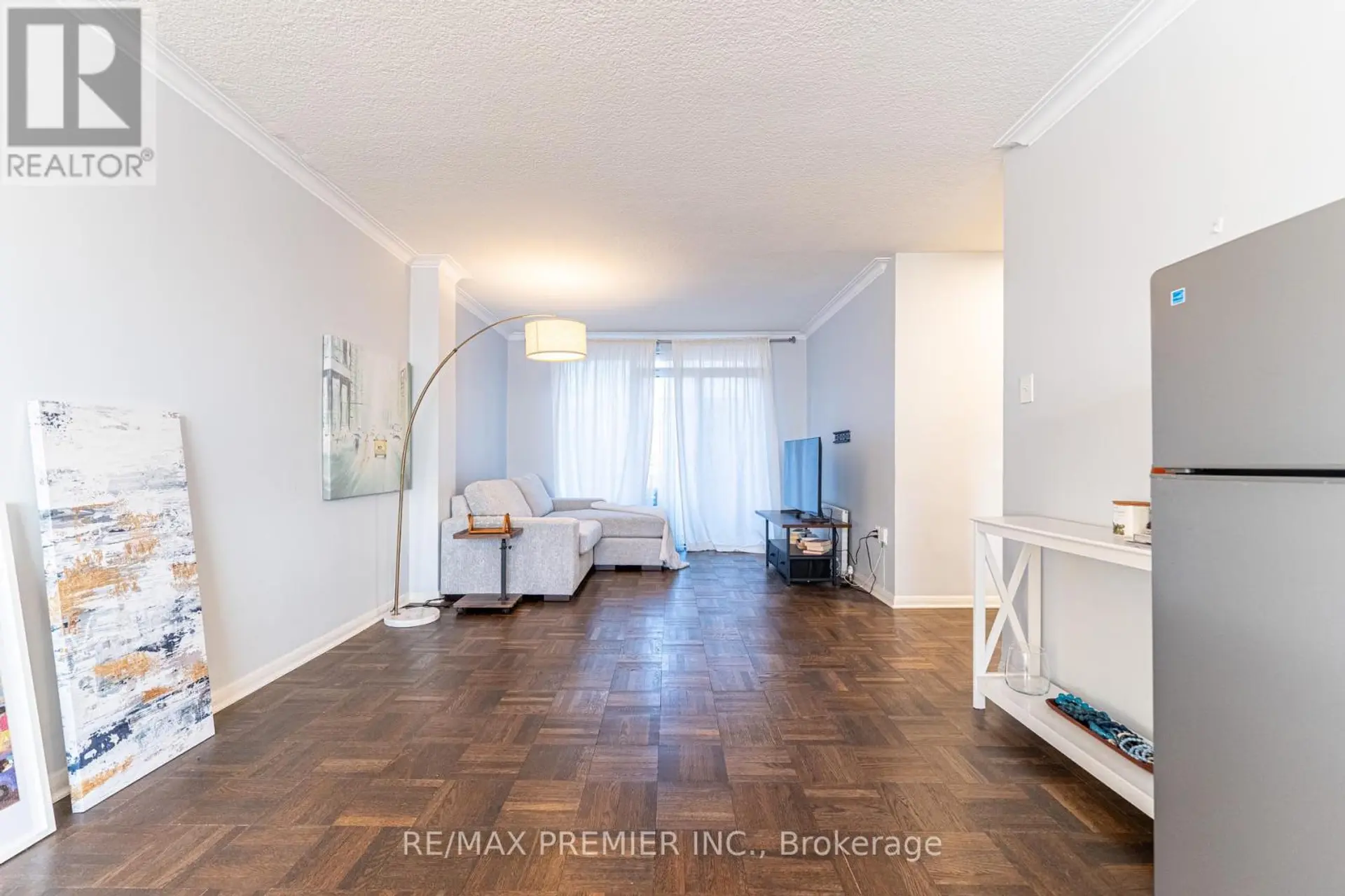 #612 660 EGLINTON AVENUE W - Image 2
