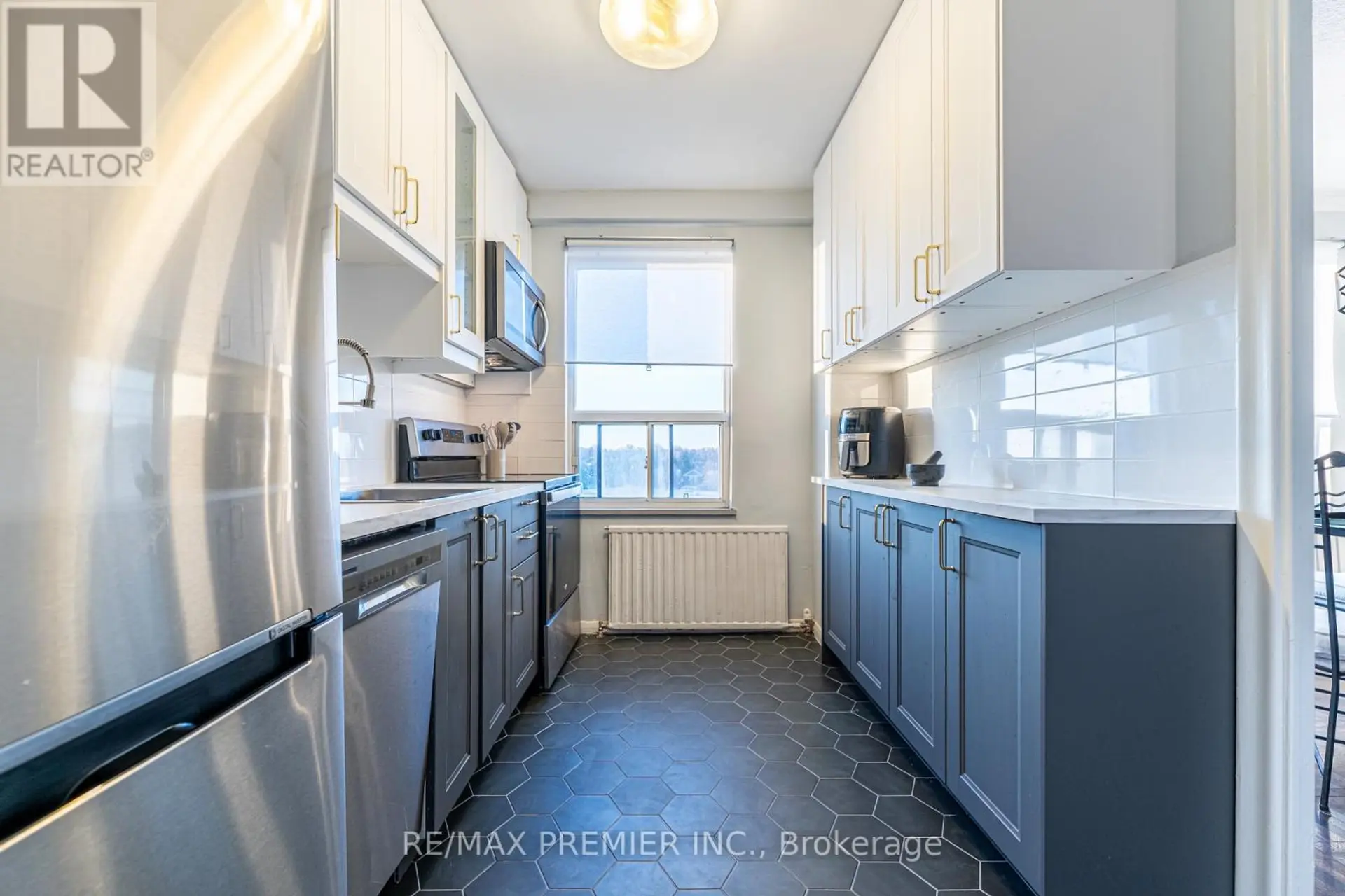 #612 660 EGLINTON AVENUE W - Image 4