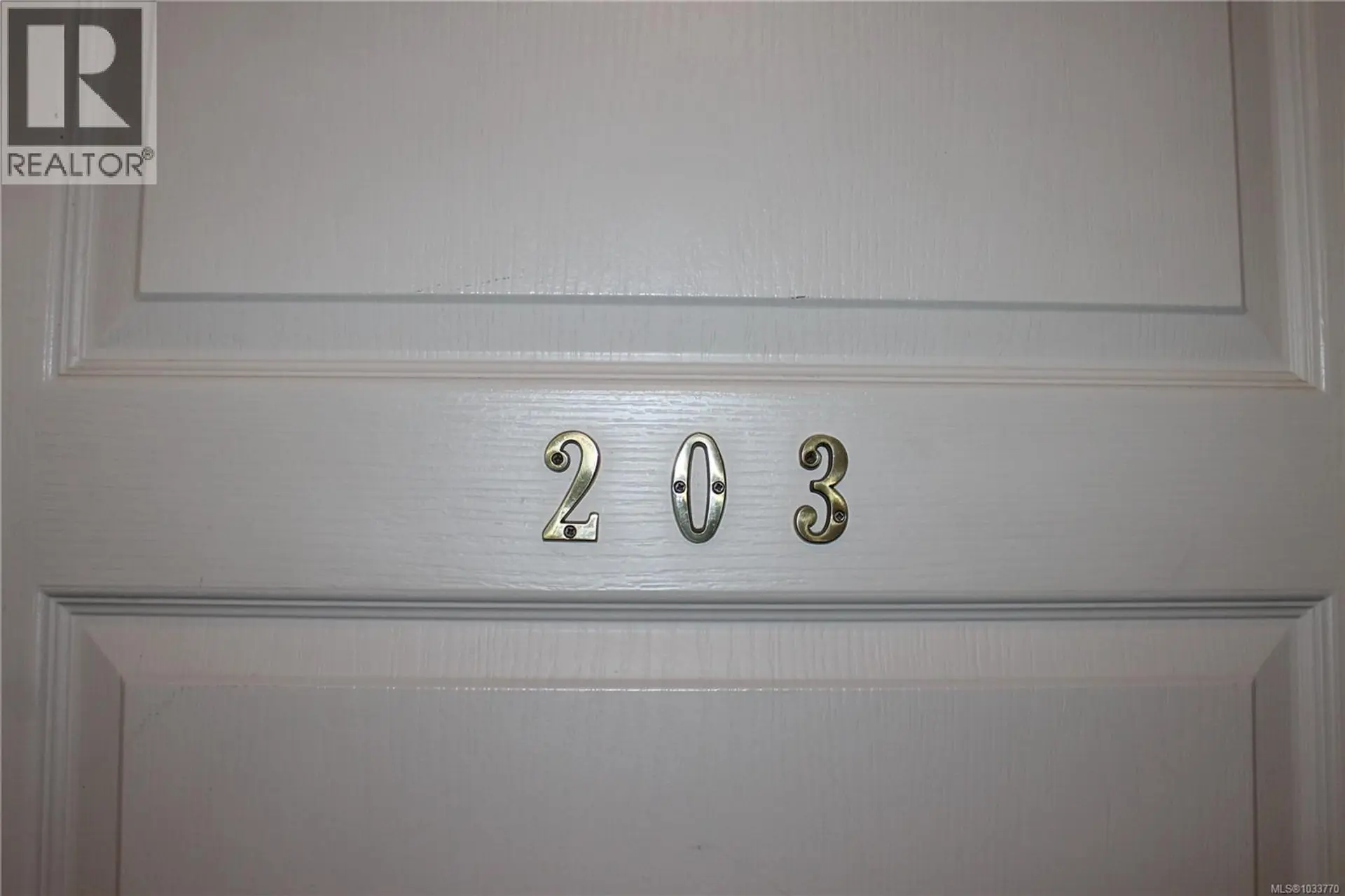 #203 300 Bundock Ave - Image 4