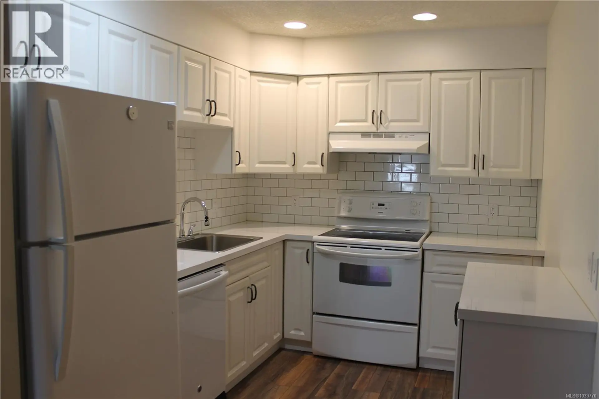 #203 300 Bundock Ave - Image 5