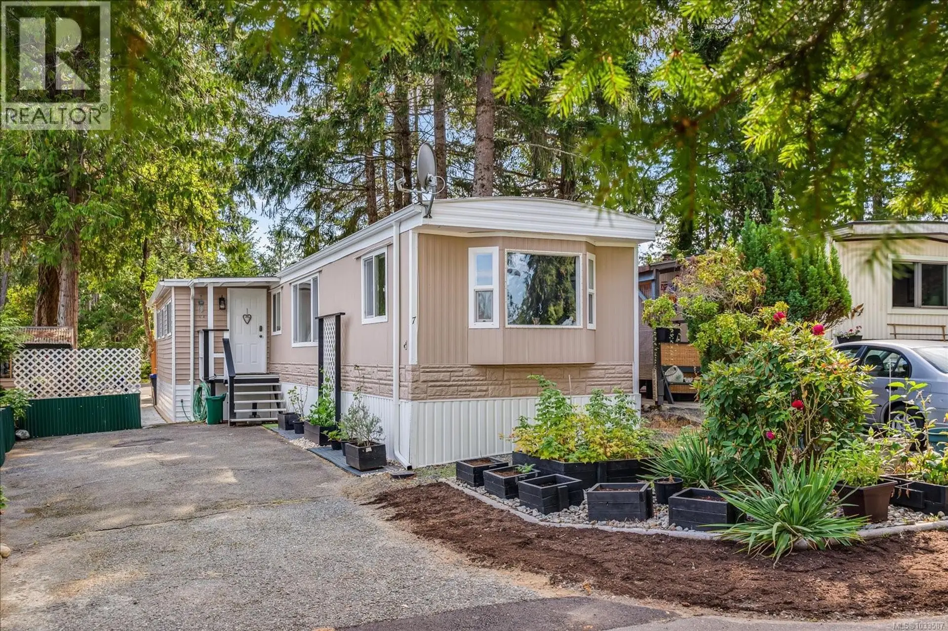Property at #7 1247 Arbutus Rd, Parksville, BC