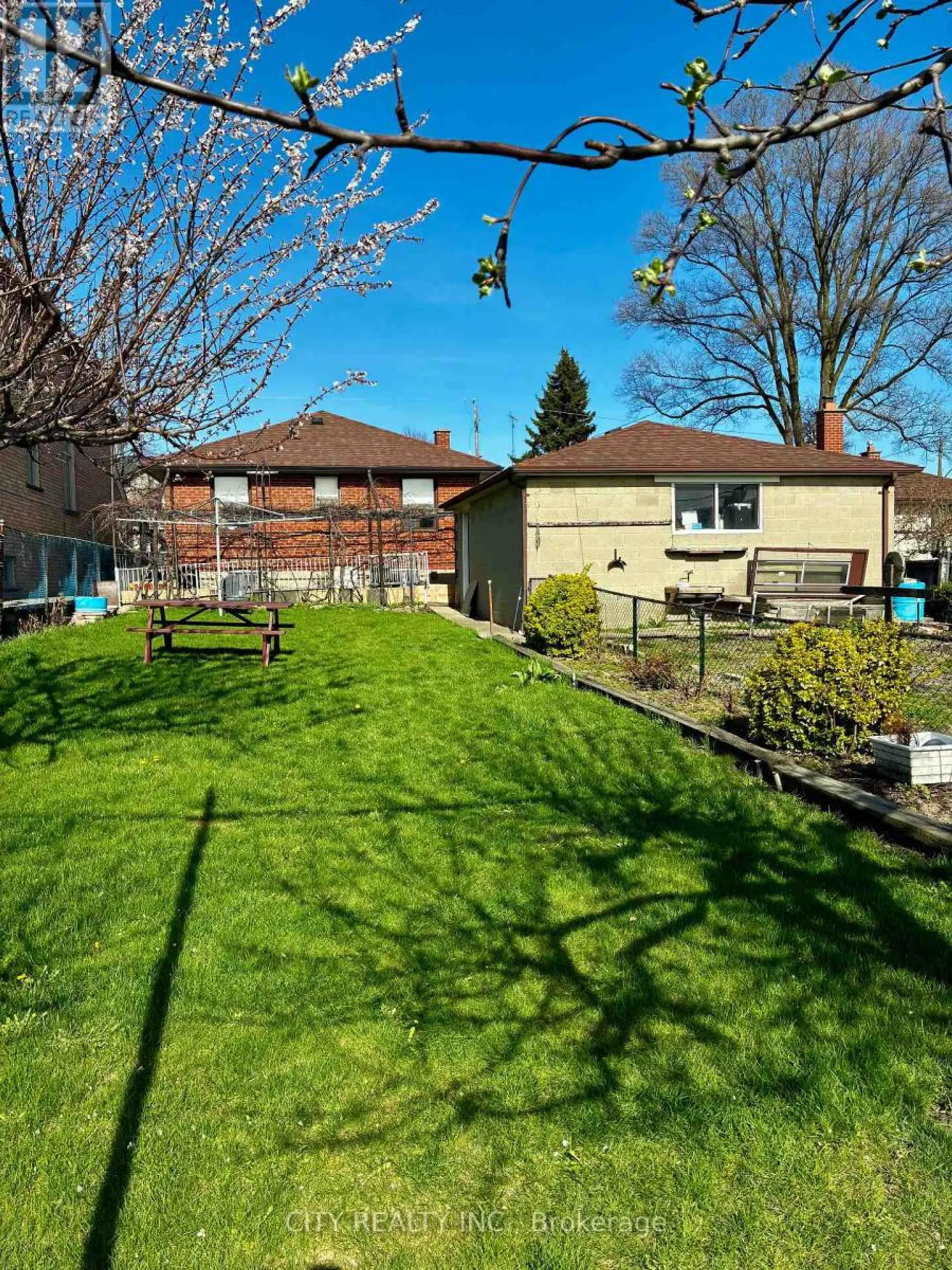 40 MONTANA AVENUE - Image 12